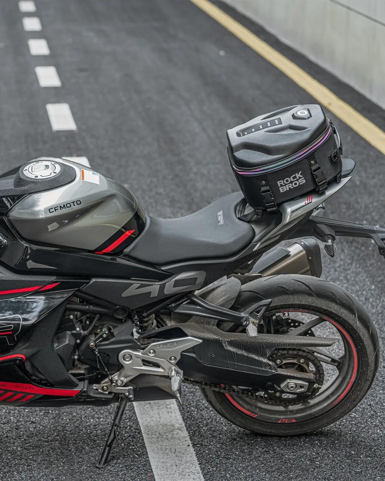 Sacoche de queue moto 12,5L étanche avec coque rigide 7/7