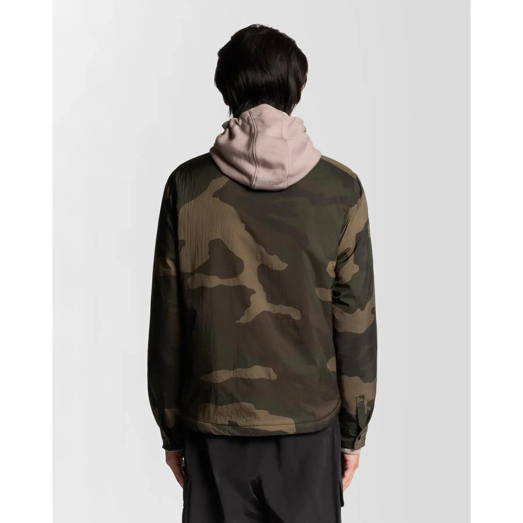 Surchemise camouflage isolée Lyle & Scott 4/6