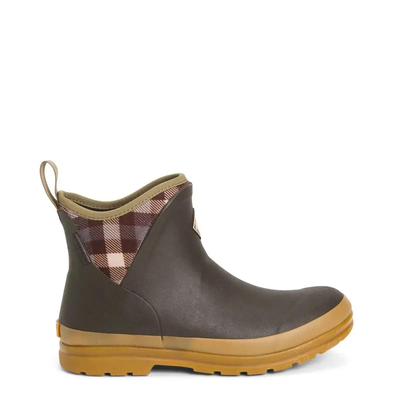 MUCK BOOTS picture