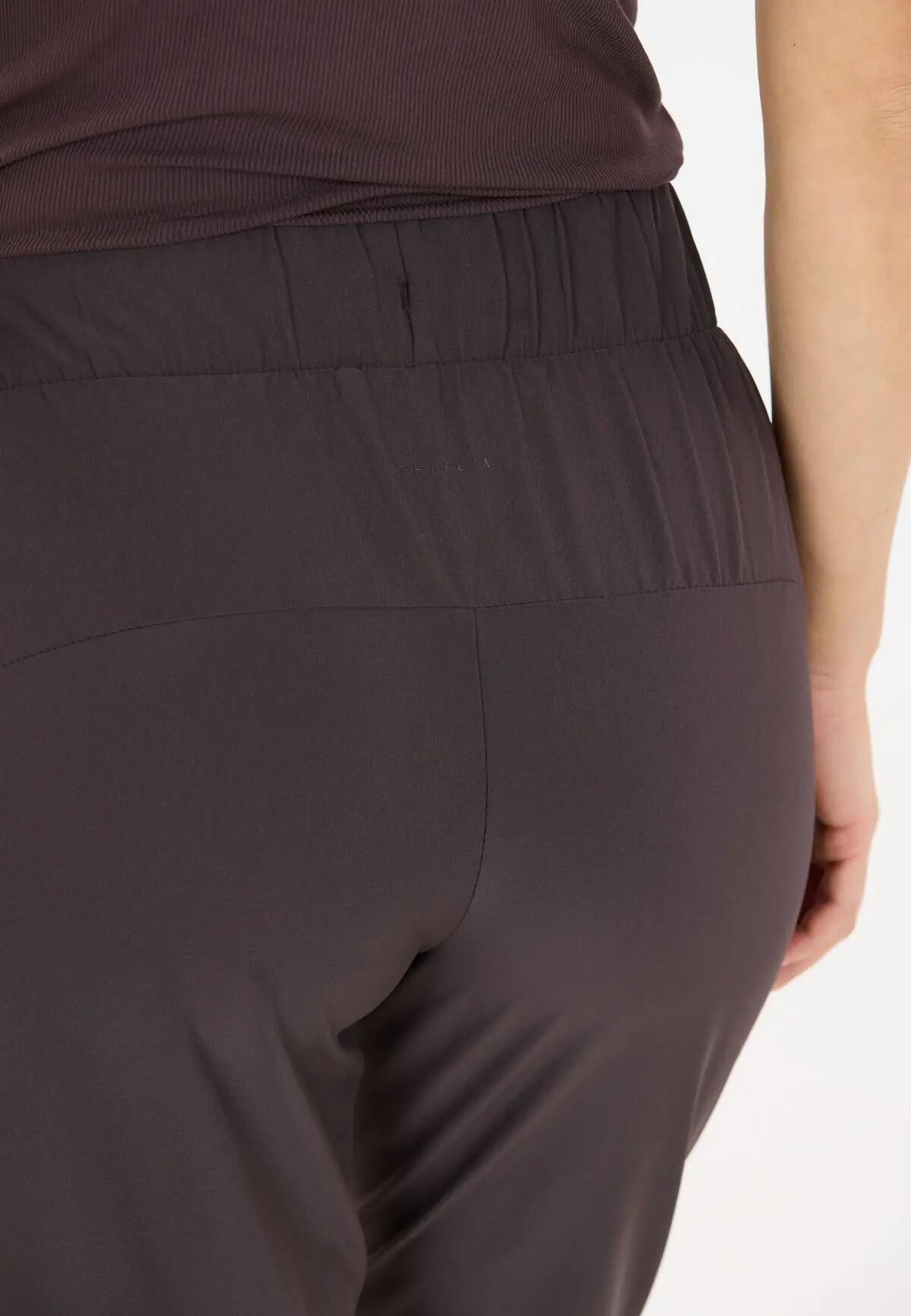 athlecia Austberg V2 Trainingsbroek Dames — rekbare stof – 1294 Chocolate Torte 7/7