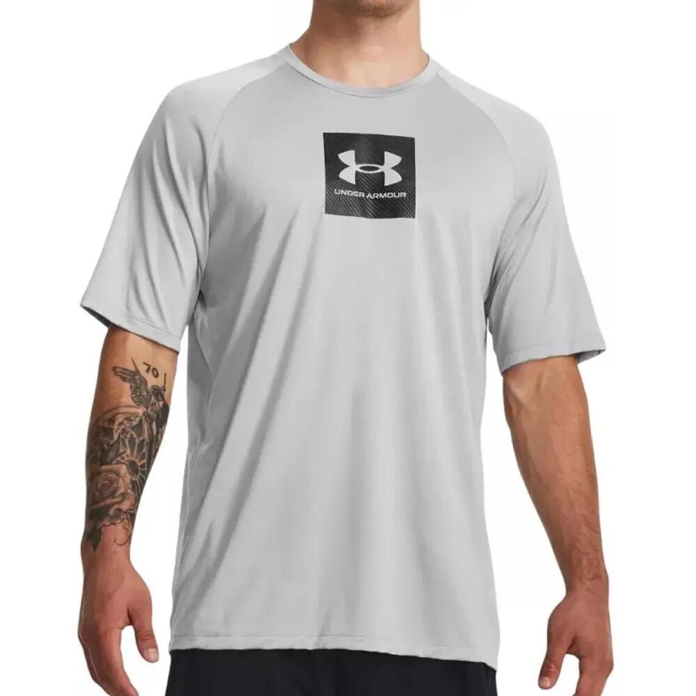 UNDER ARMOUR picture
