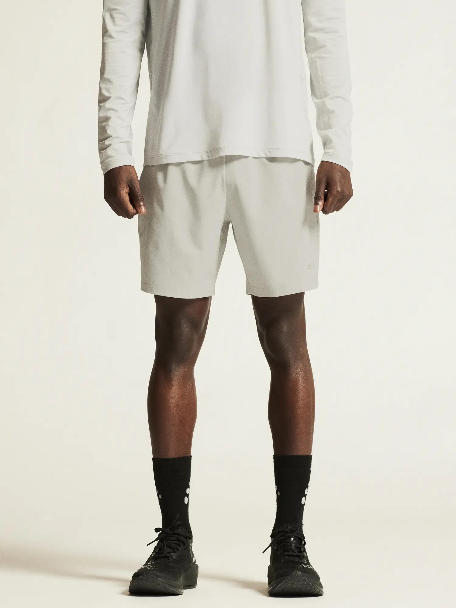 craft ADV Essence Shorts M — leichte Trainingsshorts mit Stretch – Cloud 4/7