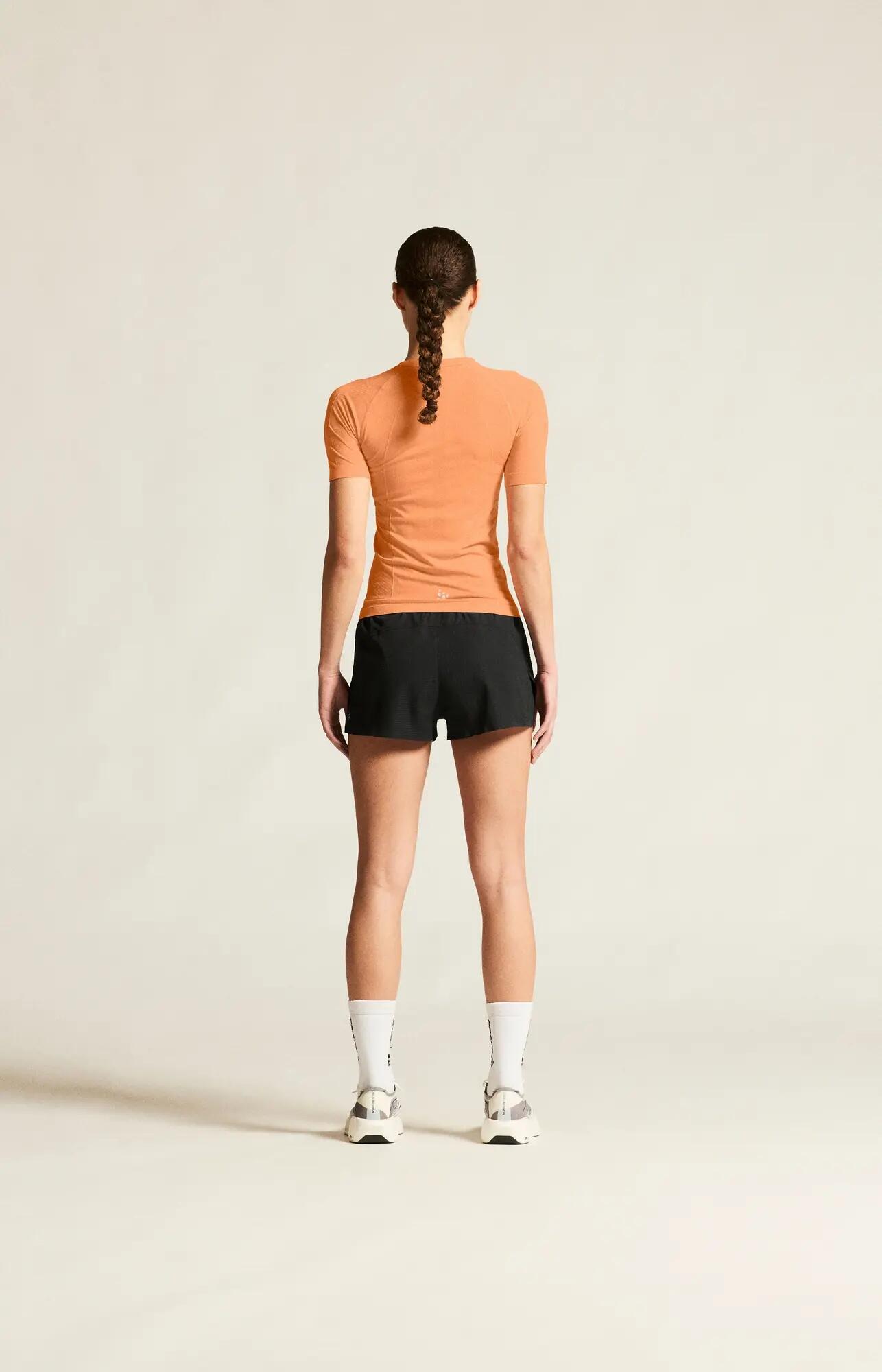 craft Active Cool Intensity SS W naadloze, verkoelende top – Apricot 5/7
