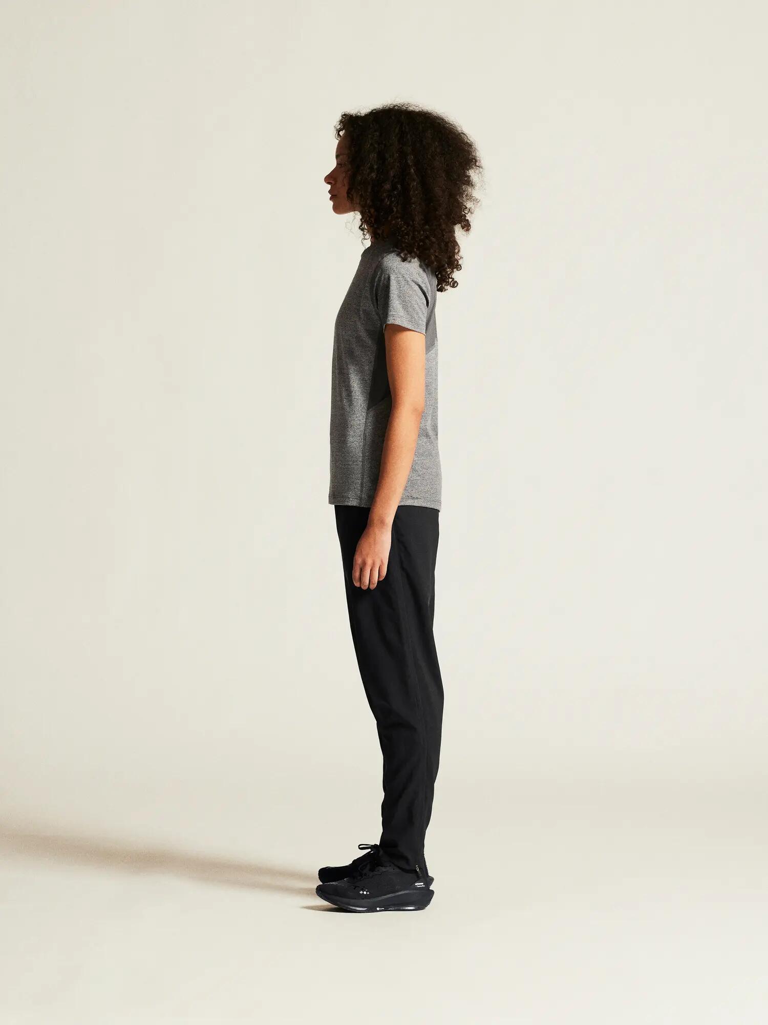 craft ADV Essence SS Tee W atmungsaktives, ergonomisches Trainingsshirt – 6/7