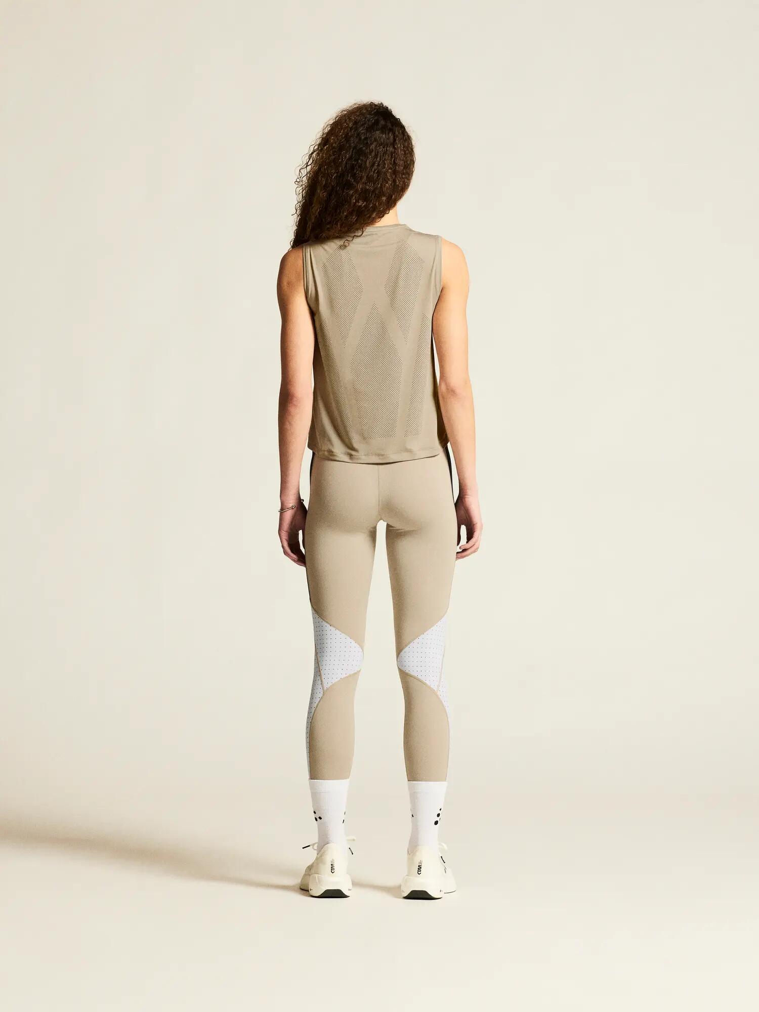 craft ADV Tone Perforiertes Tanktop Damen – Hay 5/7