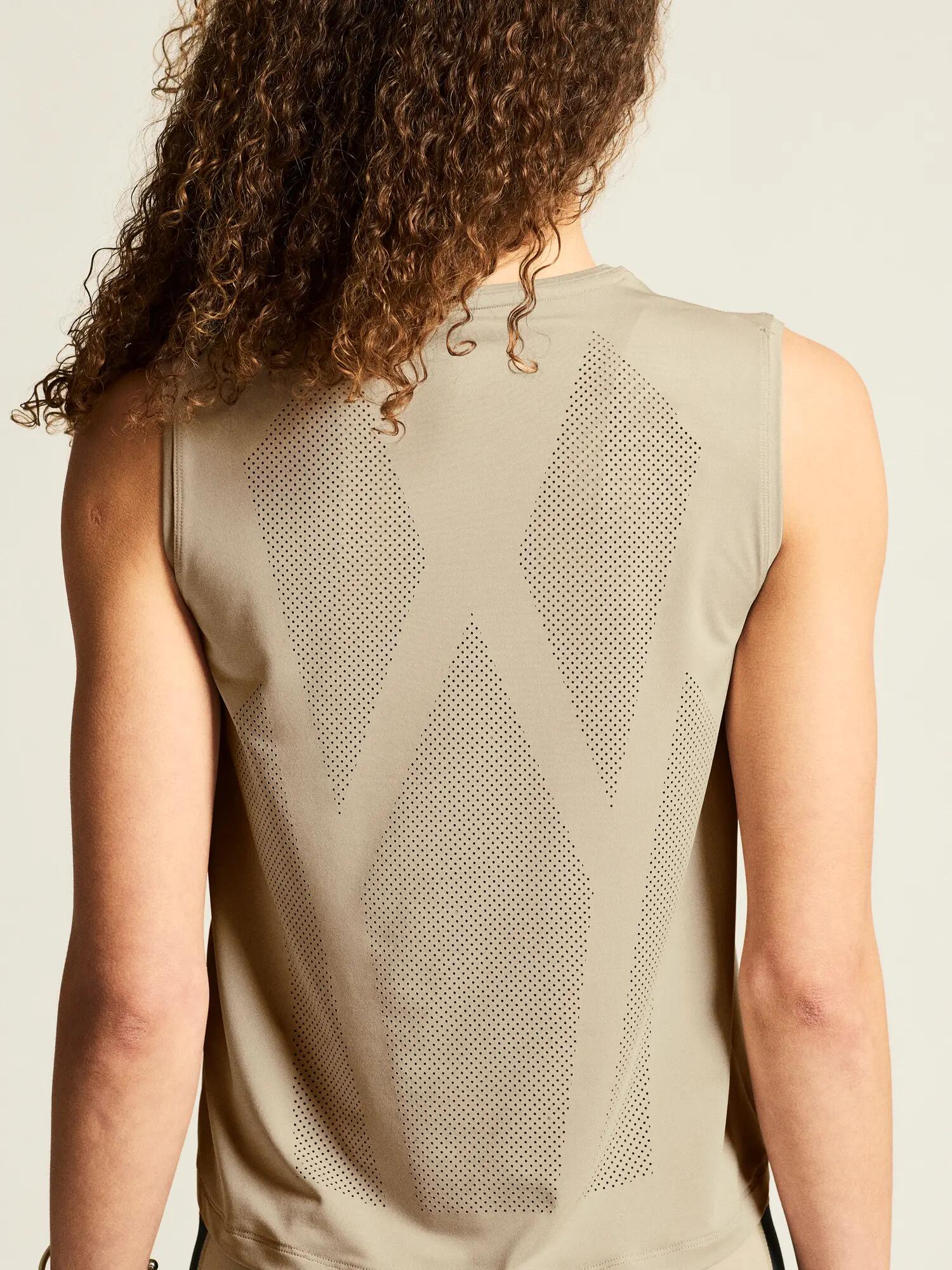 craft ADV Tone Perforiertes Tanktop Damen – Hay 2/7