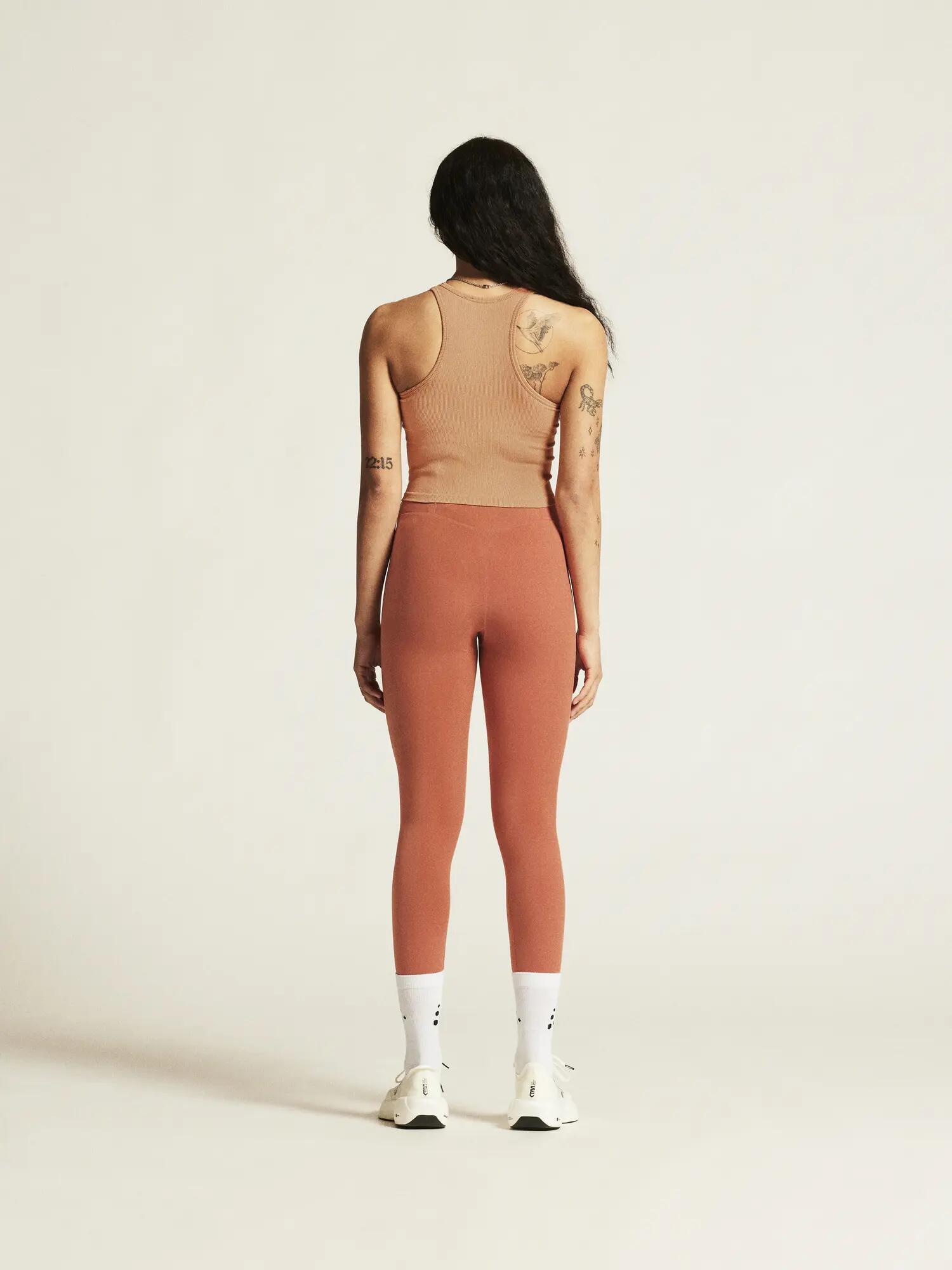 Collective Rib Tank Top W top justo em malha canelada – Syrup 4/7