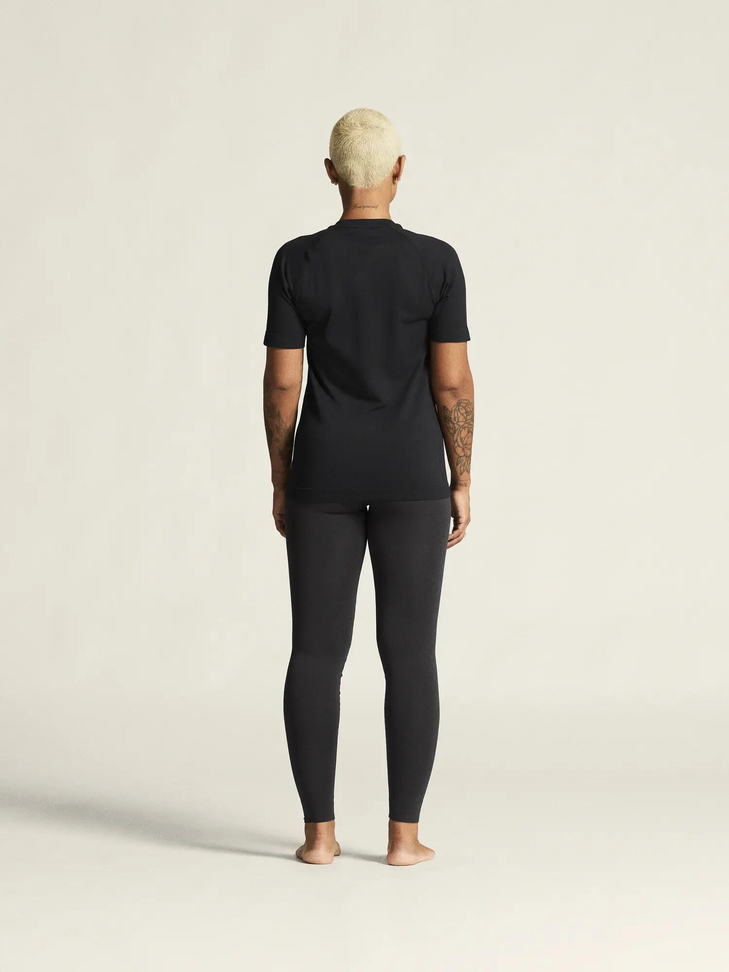 craft Active Comfort SS 2 W – nahtloses Funktionsshirt, atmungsaktiv – Black 6/7