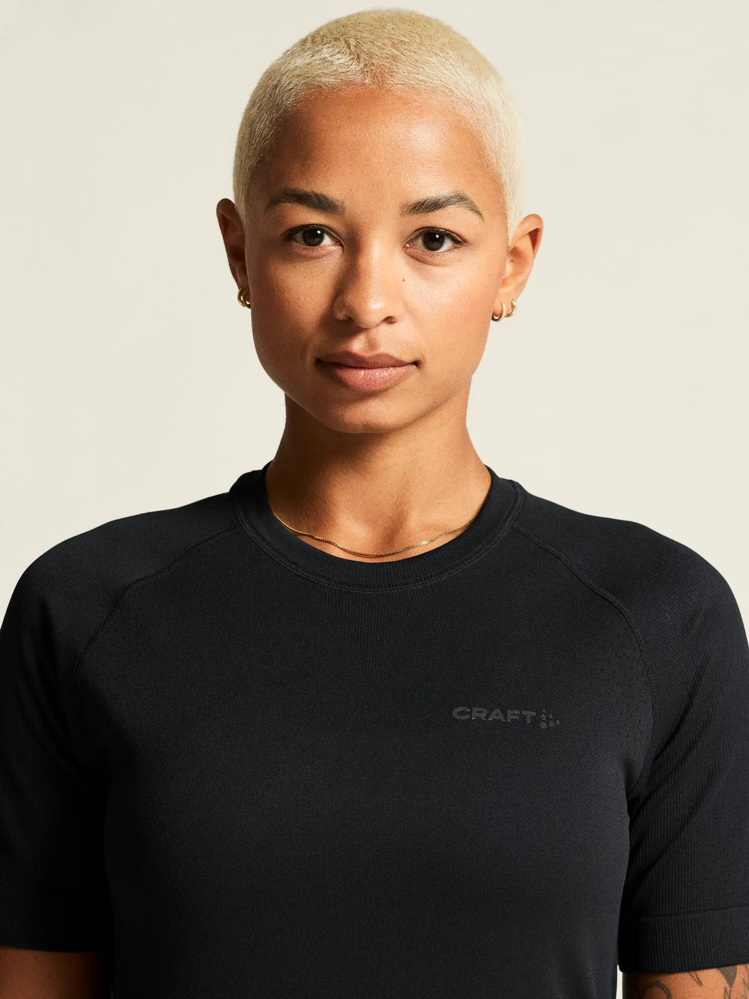 craft Active Comfort SS 2 W – nahtloses Funktionsshirt, atmungsaktiv – Black 5/7