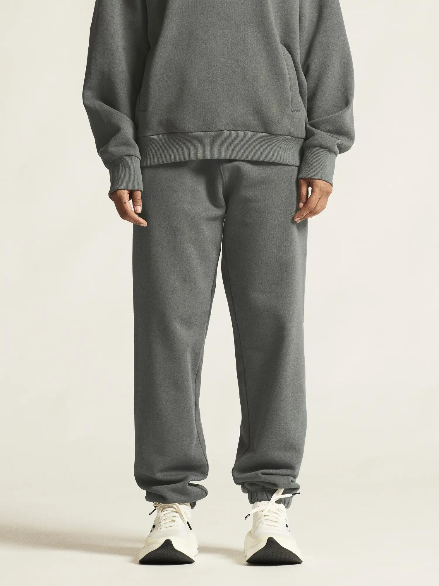 craft Frequent Sweatpants W — Calças em algodão biológico, corte relaxed – Lava 6/7
