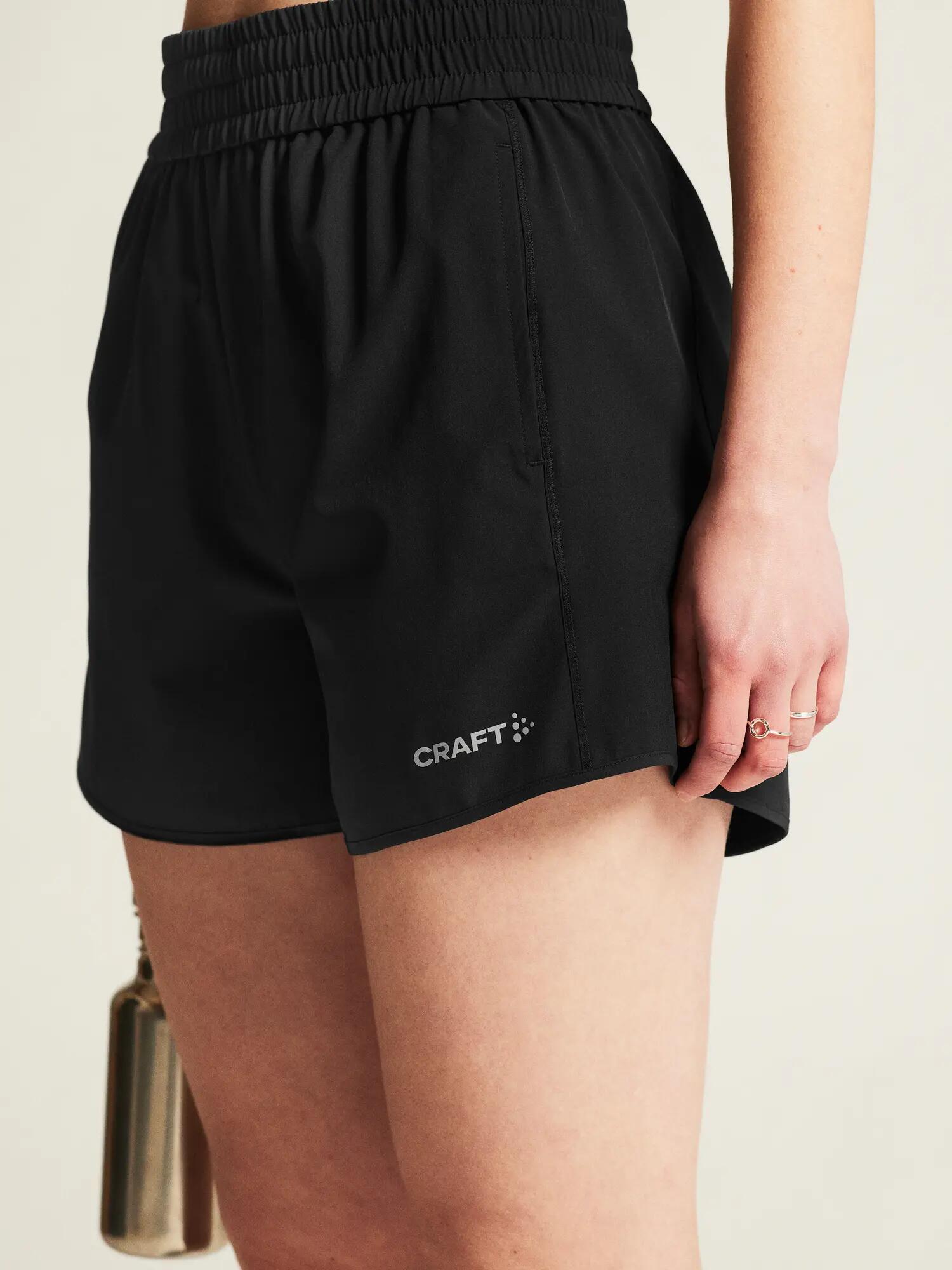 craft CORE Essence Shorts W — Stretch-Trainingsshorts aus recyceltem Polyester 2/7