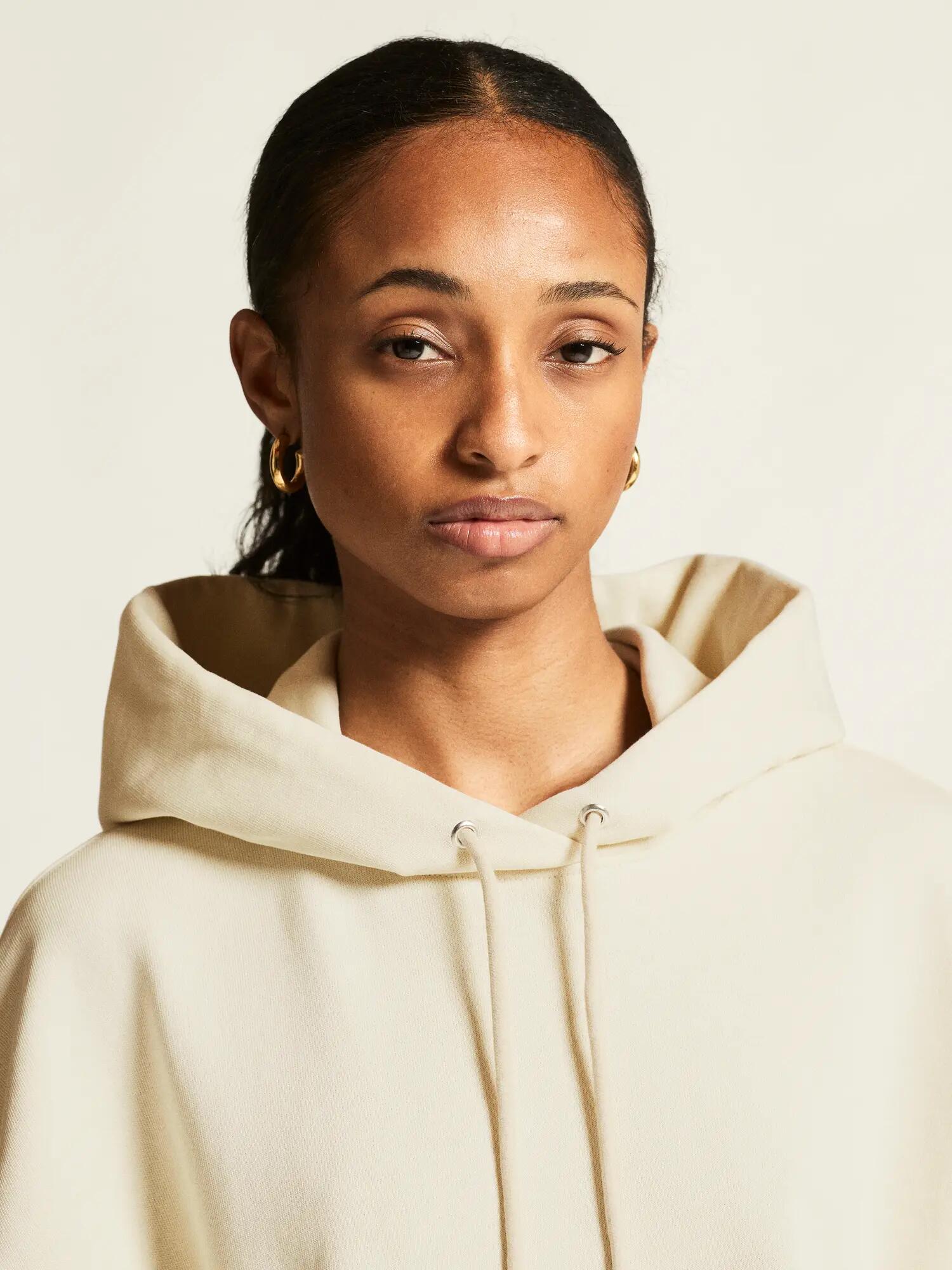 craft Frequent Hoodie W — Kapuzenpullover aus Bio-Baumwolle, relaxed Fit – Tofu 7/7