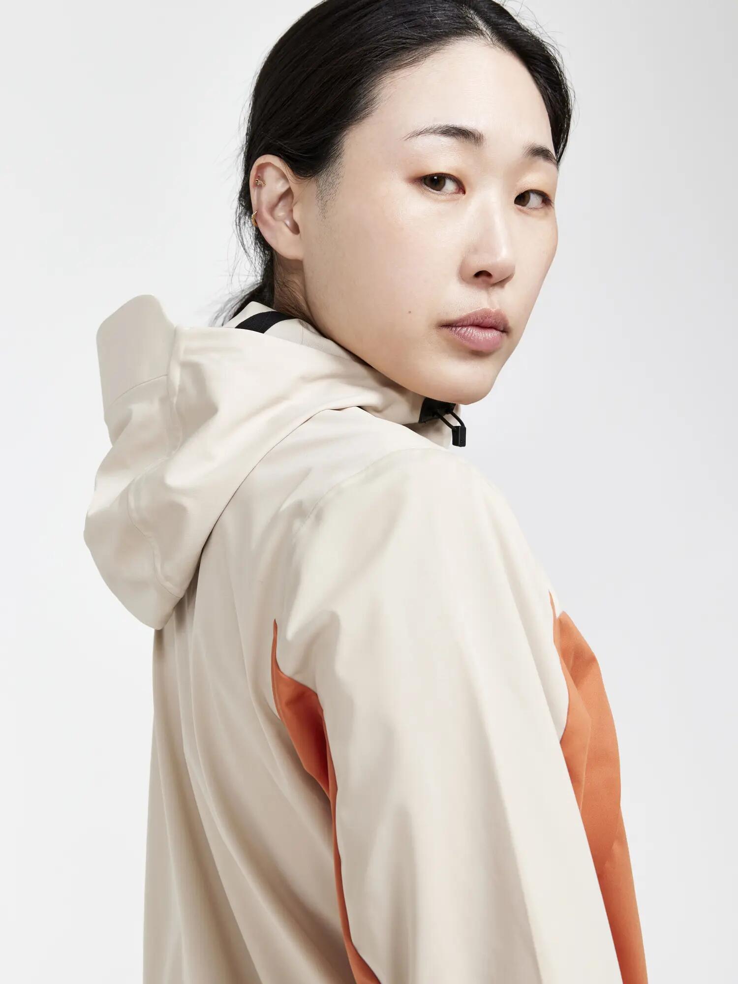 craft ADV Essence Hydro Jacket W – Wasserdicht & atmungsaktiv – Rusty Glow-Ecru 5/7