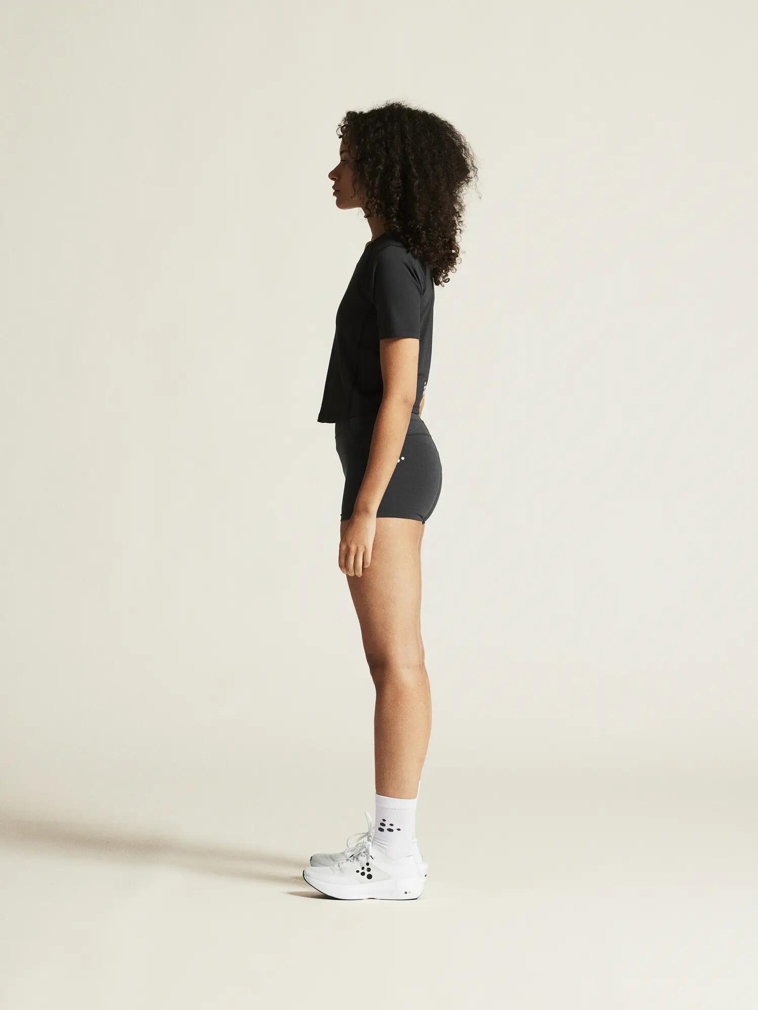 craft Rush 2.0 Crop Tee W – Eng anliegendes Trainingstop atmungsaktiv – Black 6/7