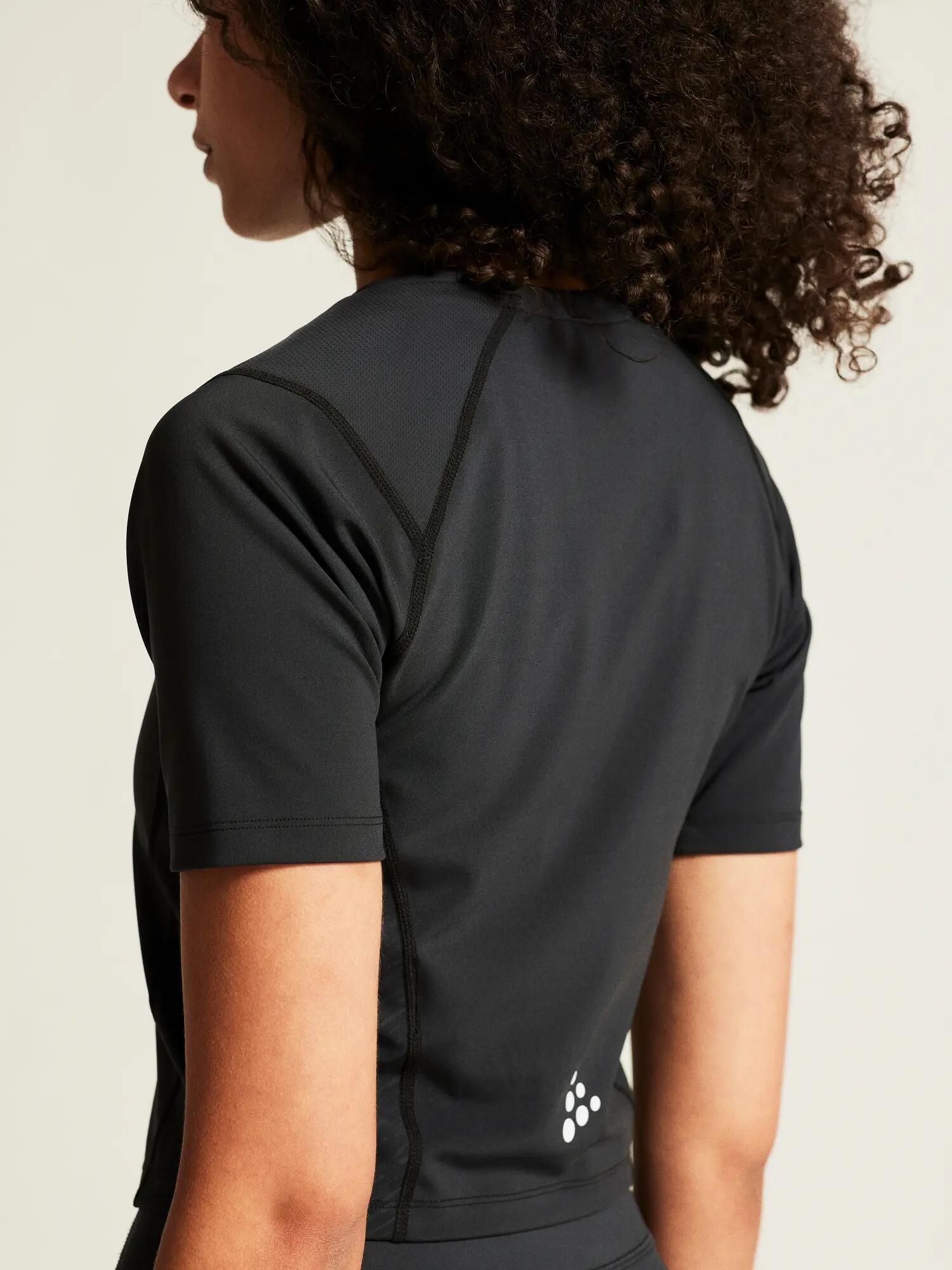 craft Rush 2.0 Crop Tee W – Eng anliegendes Trainingstop atmungsaktiv – Black 4/7