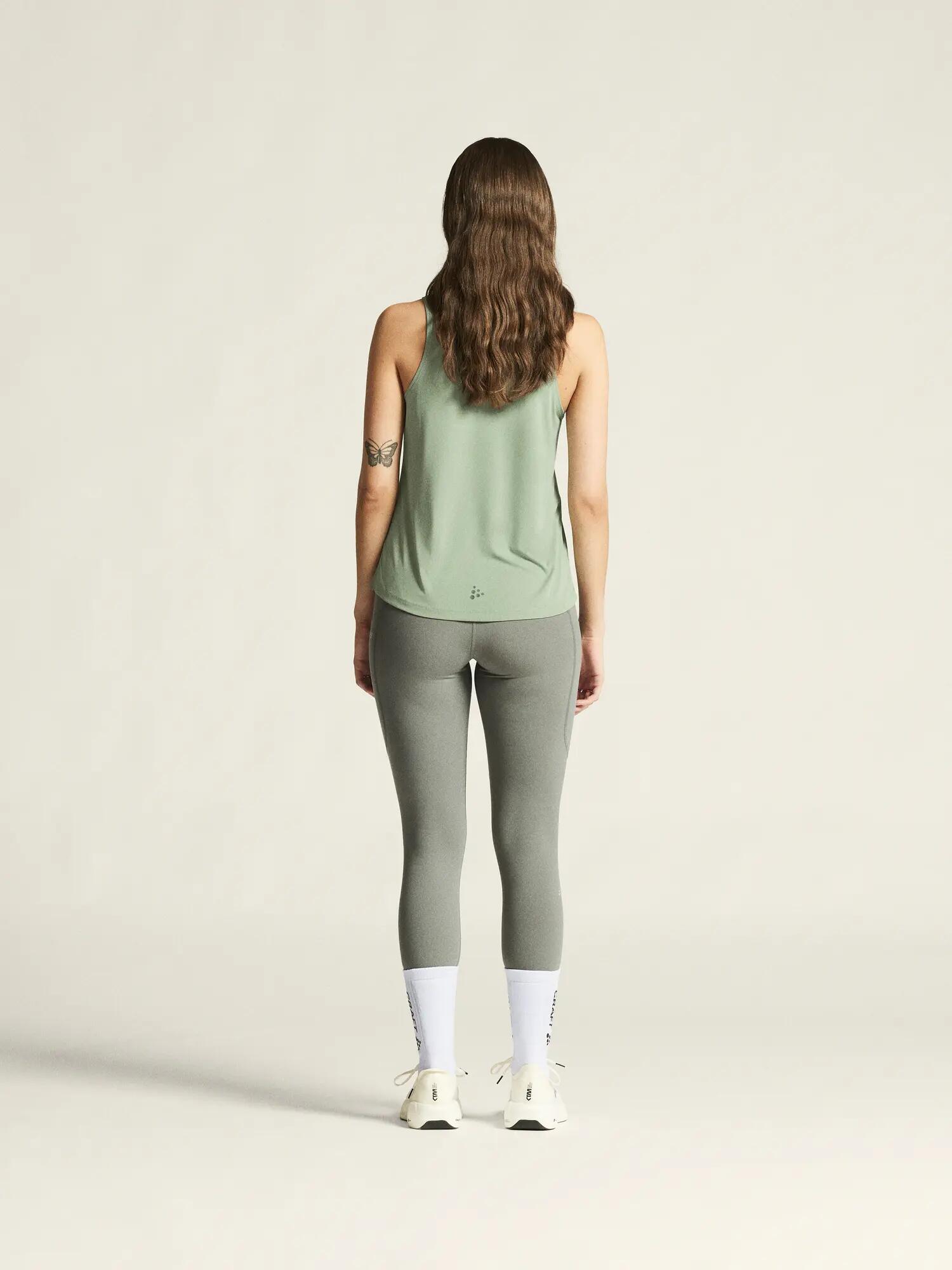 craft CORE Essence Singlet 2 W Trainings-Top aus recyceltem Polyester – Glacial 6/7
