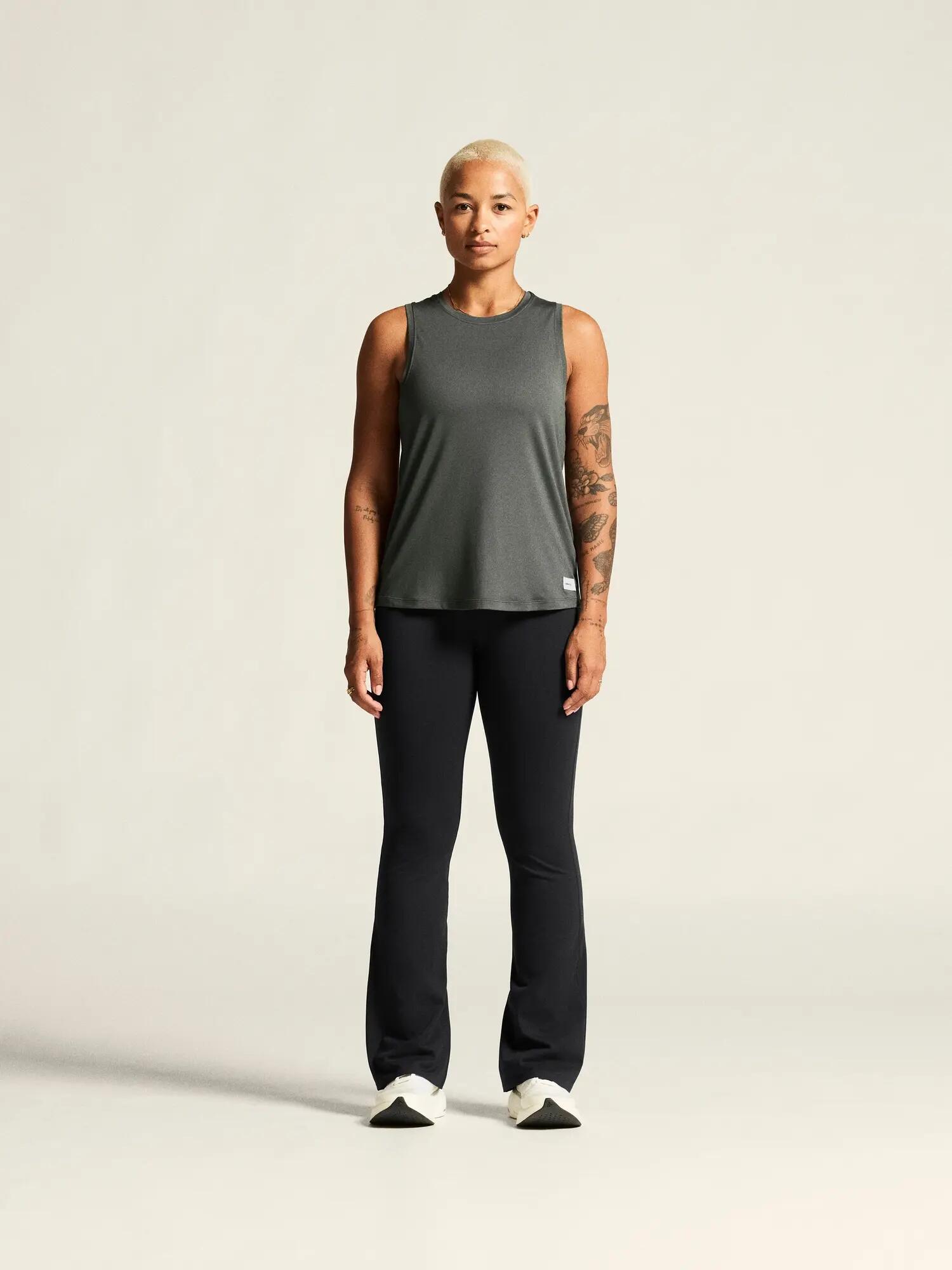 craft Collective Singlet W Top aus recyceltem Polyester und Elastan – Lava 3/7