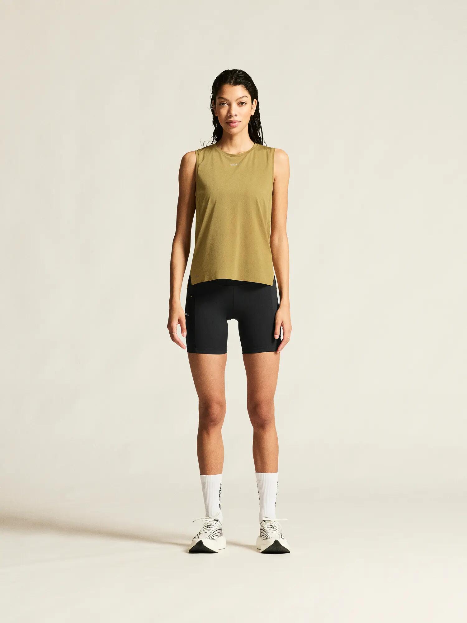 craft PRO Trail Singlet 2 W – leichtes Trail-Laufshirt für Damen – Khaki 7/7