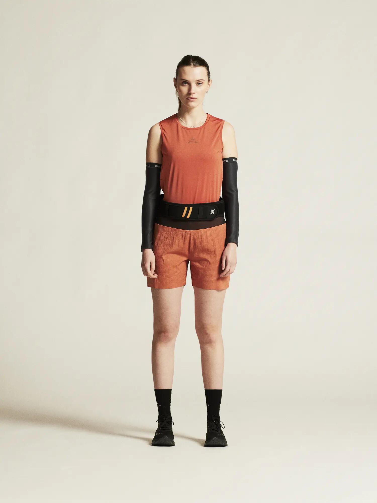 craft PRO Trail Singlet 2 W – leichtes, gut belüftetes Trail-Singlet – Sequoia 5/7