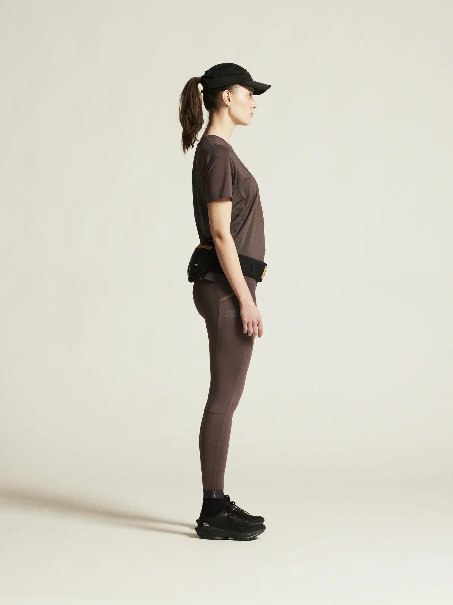 craft PRO Trail SS Tee 2 W - Leichtes, belüftetes Laufshirt – Prune 7/7
