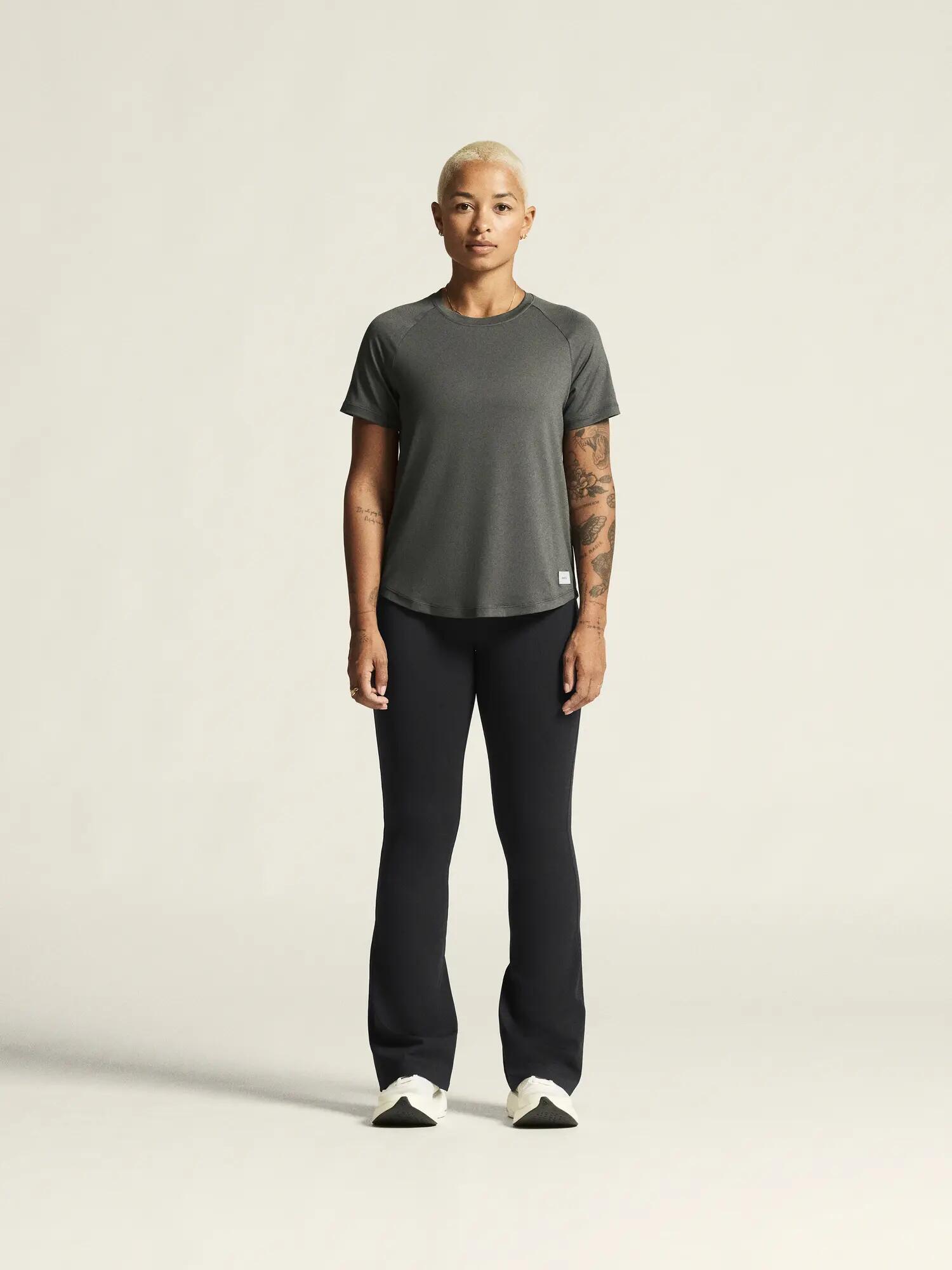 craft Collective SS Tee W aus recyceltem Polyester mit Stretch – Lava 4/7