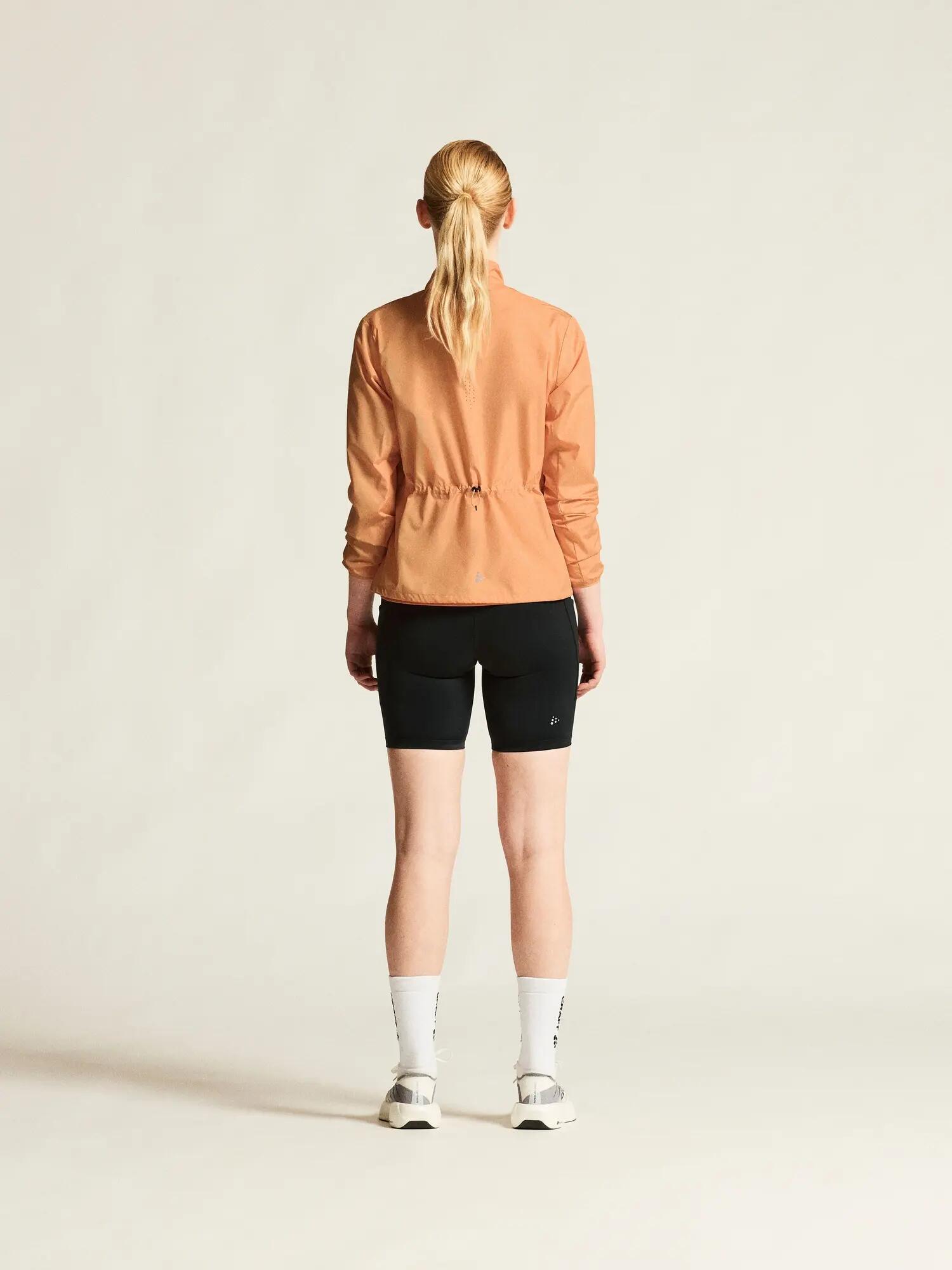 craft Essence Wind Jacket 2 W – Leichte, wasserabweisende Laufjacke – Apricot 5/7