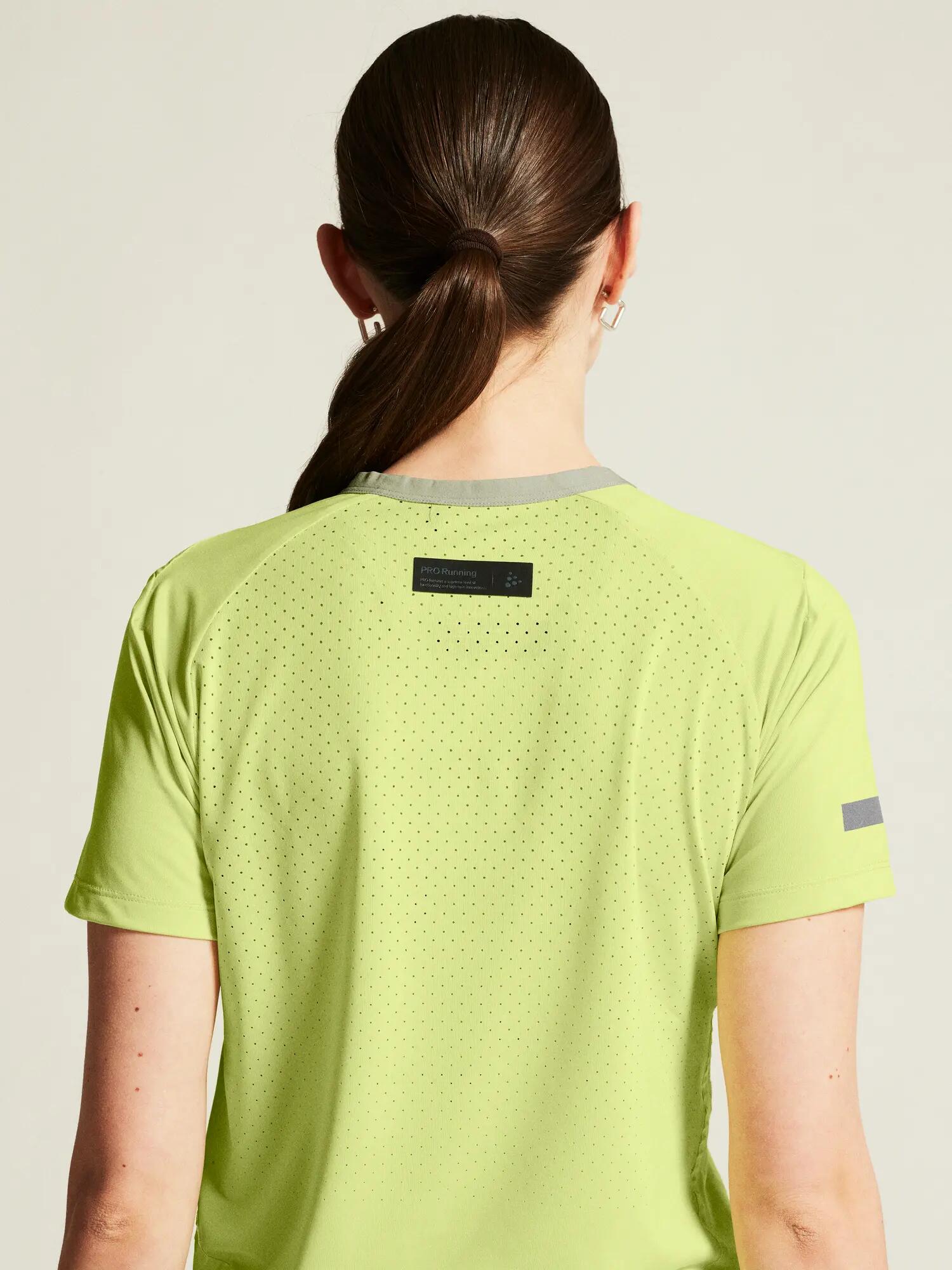 craft PRO Hypervent Tee 2 W – ultraleichtes, atmungsaktives Laufshirt – Colias 7/7