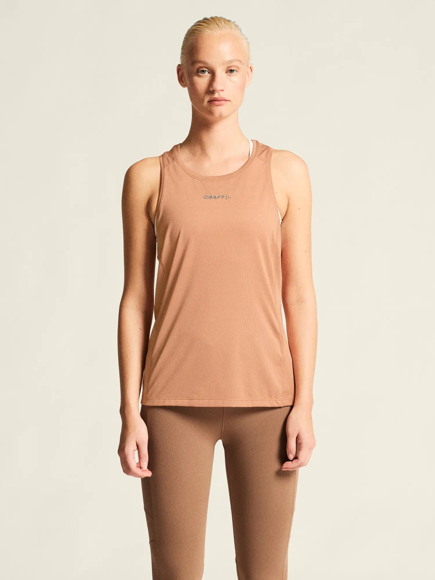 craft ADV Essence Singlet 2 W — atmungsaktives Trainingstop aus recyceltem 5/7