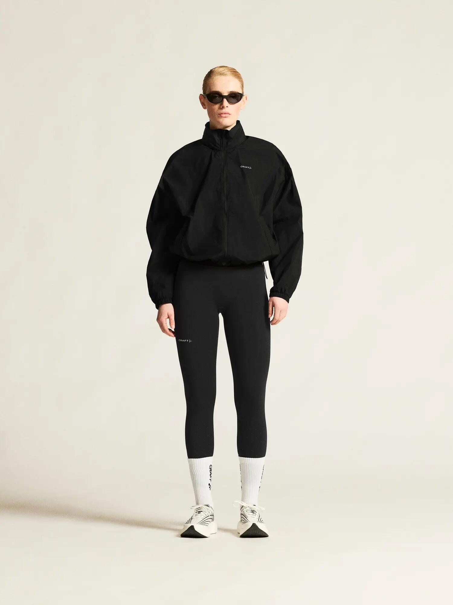 craft Hypervent Oversized Wind Jacket W – Leichte, packbare Windjacke – Black 6/7