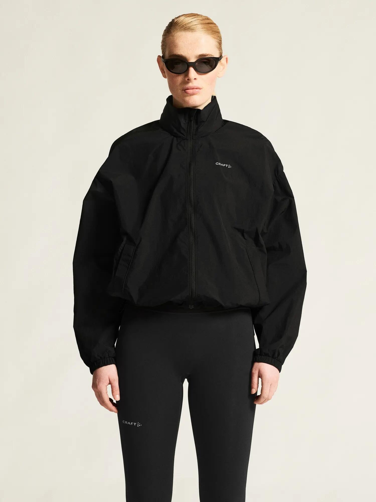 craft Hypervent Oversized Wind Jacket W – Leichte, packbare Windjacke – Black 5/7