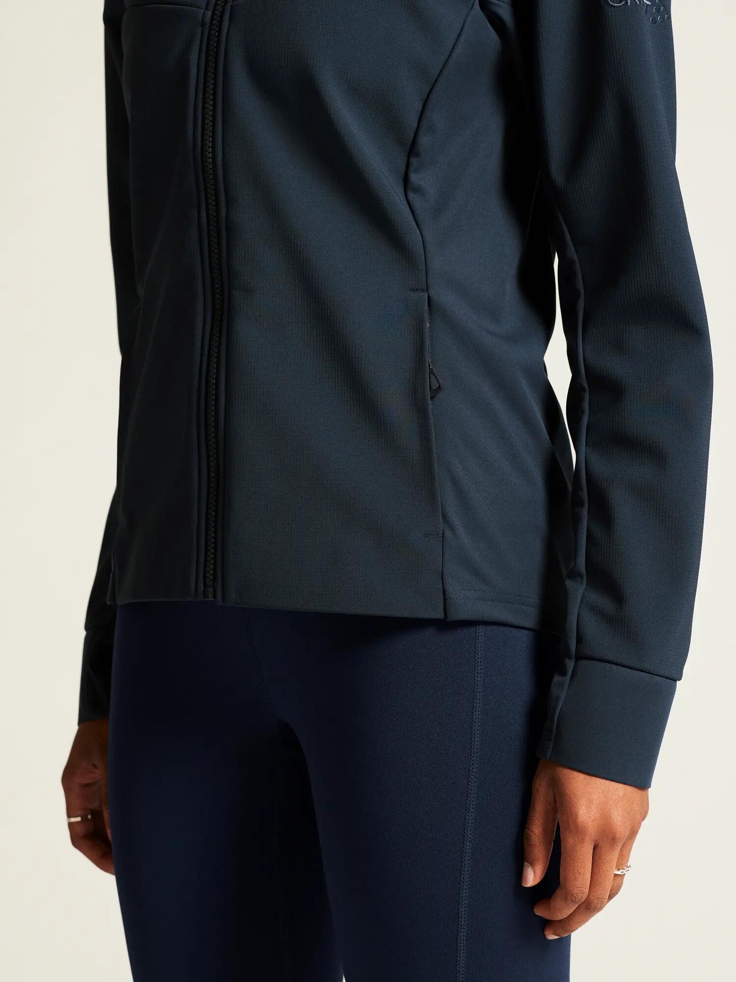 craft ADV Explore Softshell 2.0 Jacke Damen – wind‑ und wasserabweisend – Blaze 6/7
