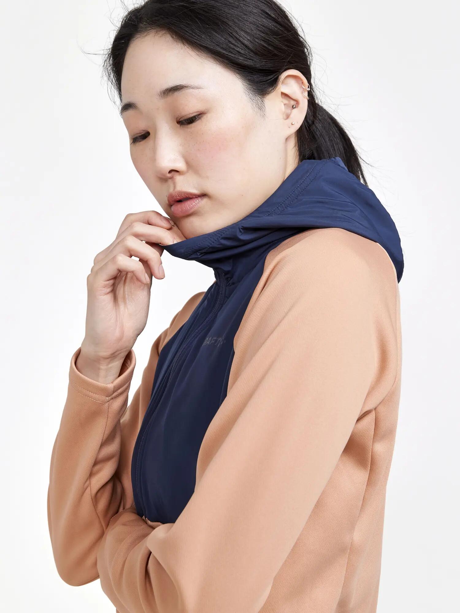 craft ADV Essence Jersey Hood Jacket W – warme, windabweisende Damenjacke – 4/6