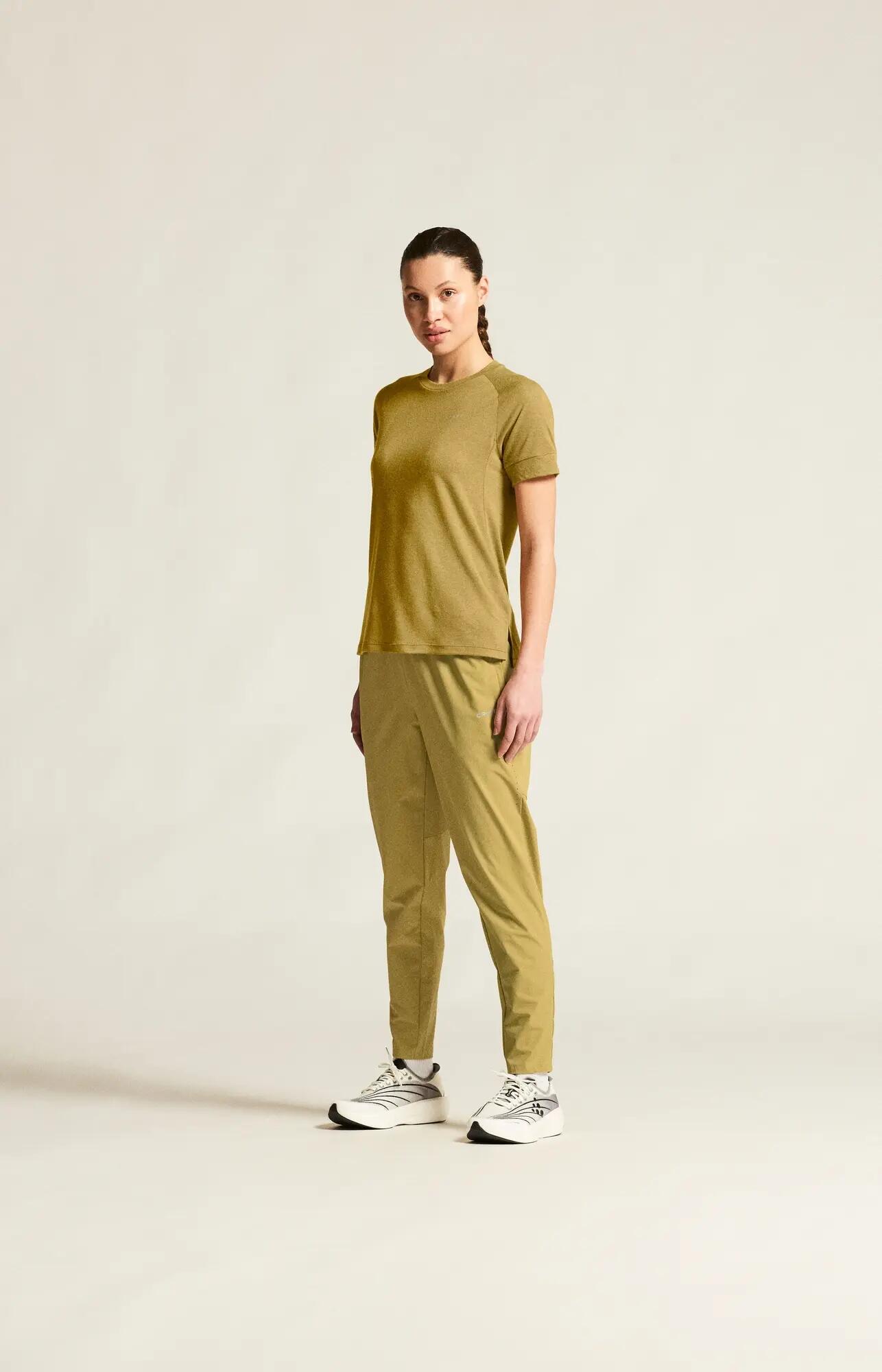 craft Wool SS Tee W Kurzarmshirt aus recyceltem Polyester und Wolle – Khaki 3/7