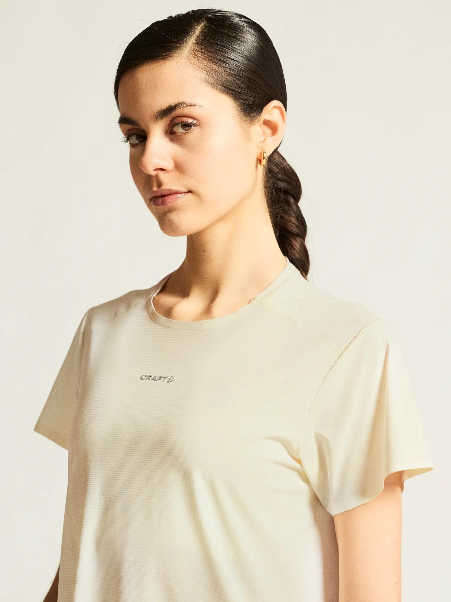 craft Hypervent Tee W – Atmungsaktives Trainingstop – Tofu 4/7