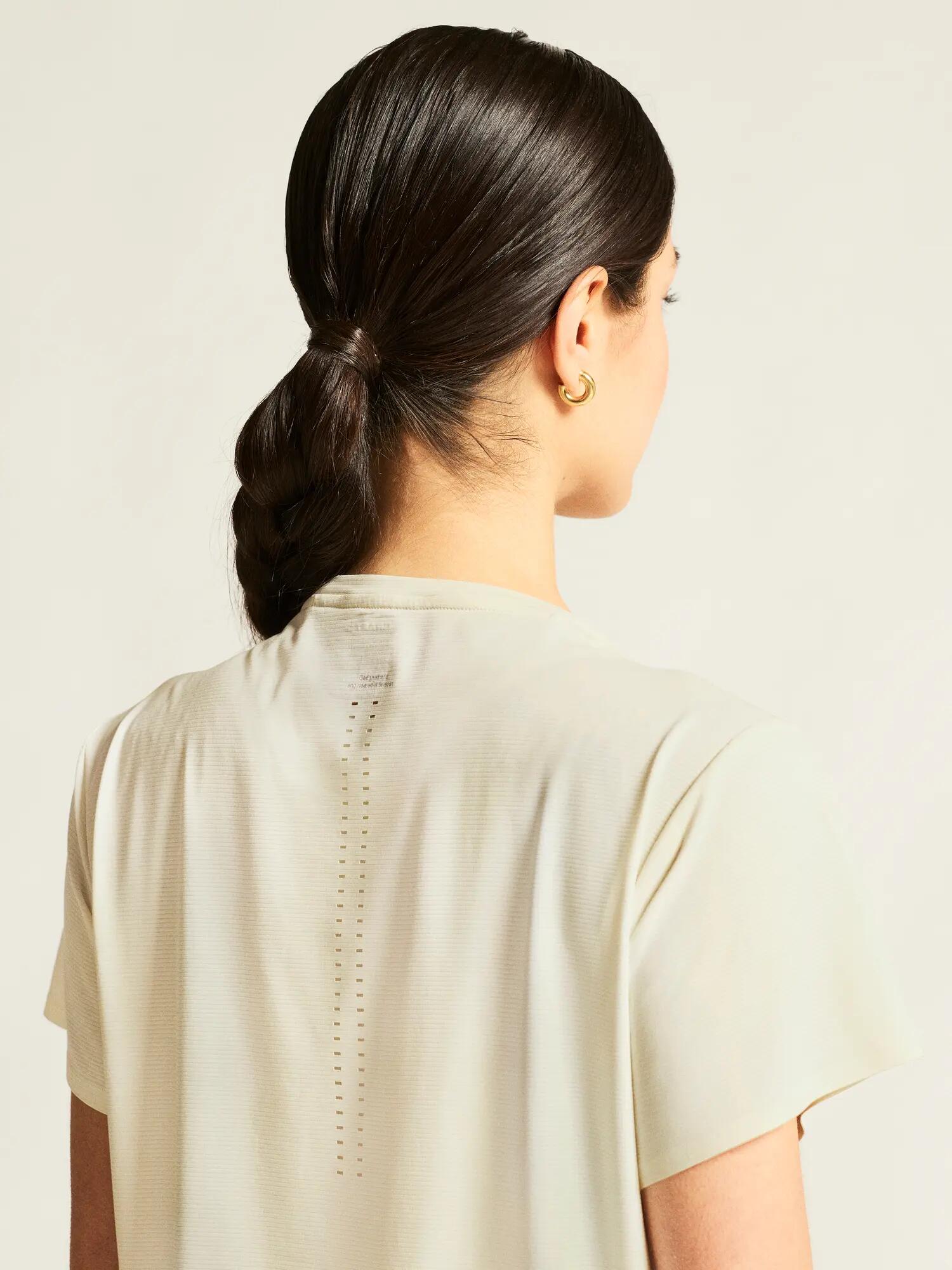 craft Hypervent Tee W – Atmungsaktives Trainingstop – Tofu 3/7