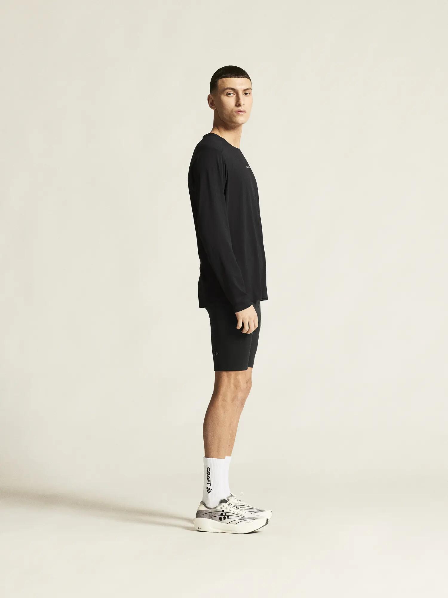 craft Hypervent Longsleeve M – atmungsaktives Laufshirt mit Perforationen – 4/7