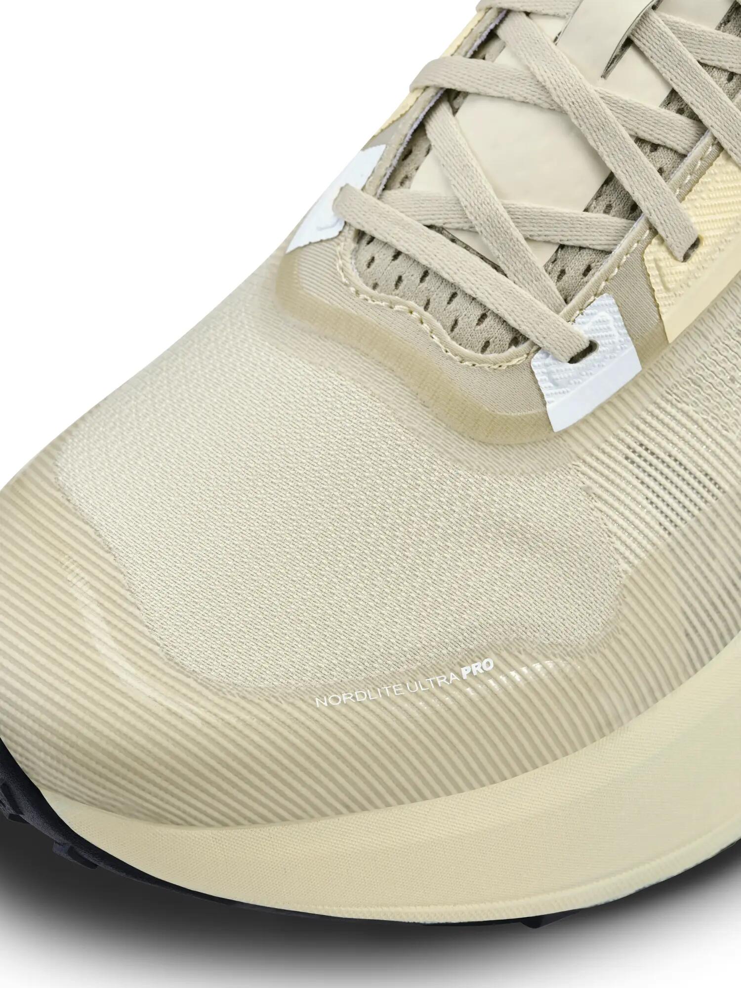 craft Nordlite Ultra PRO W Laufschuh leicht und reaktiv – Plaster/Contrast white 4/7