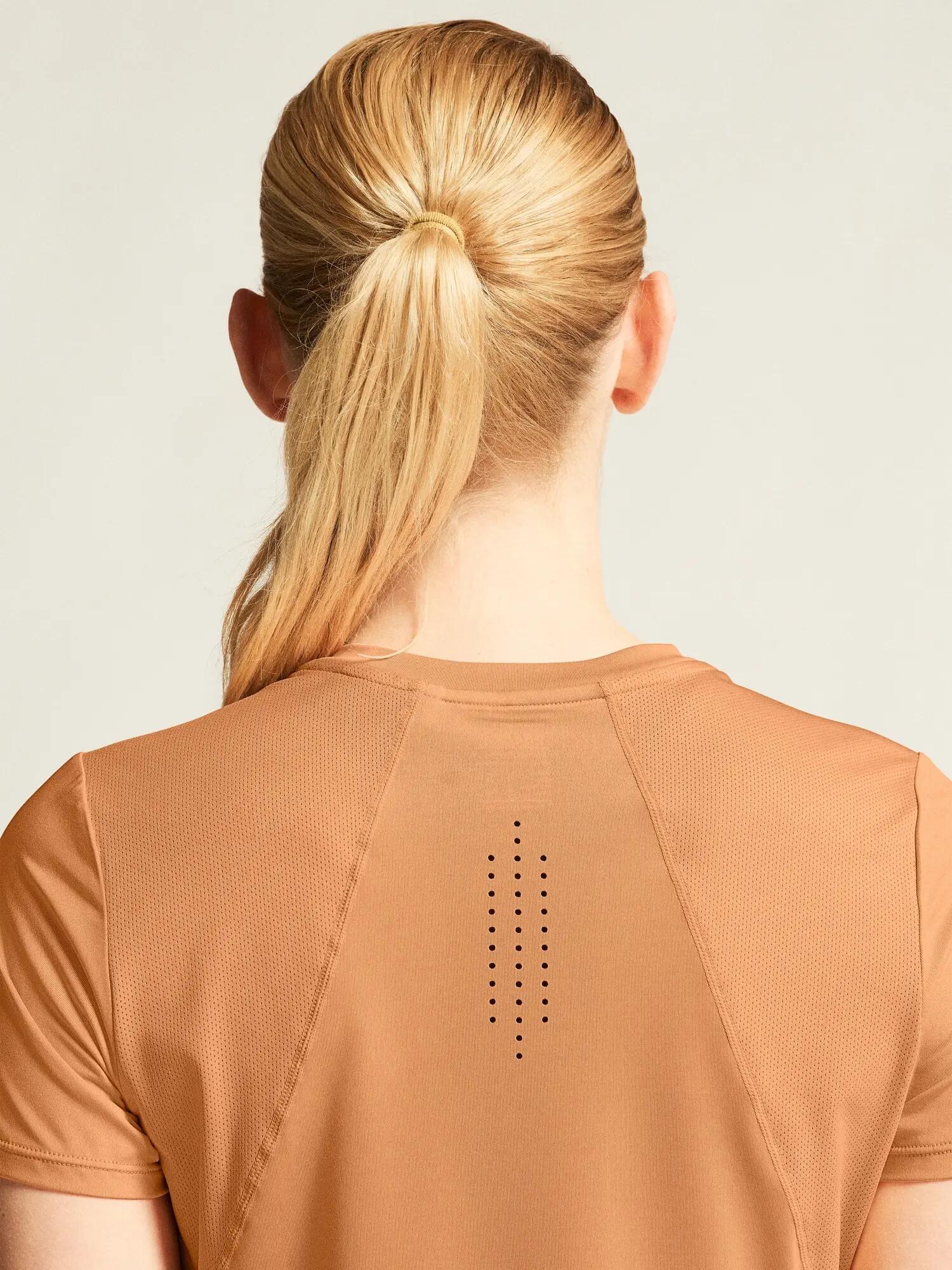 craft ADV Essence SS Tee 2 W - Ademend trainingsshirt van gerecyclede 7/7