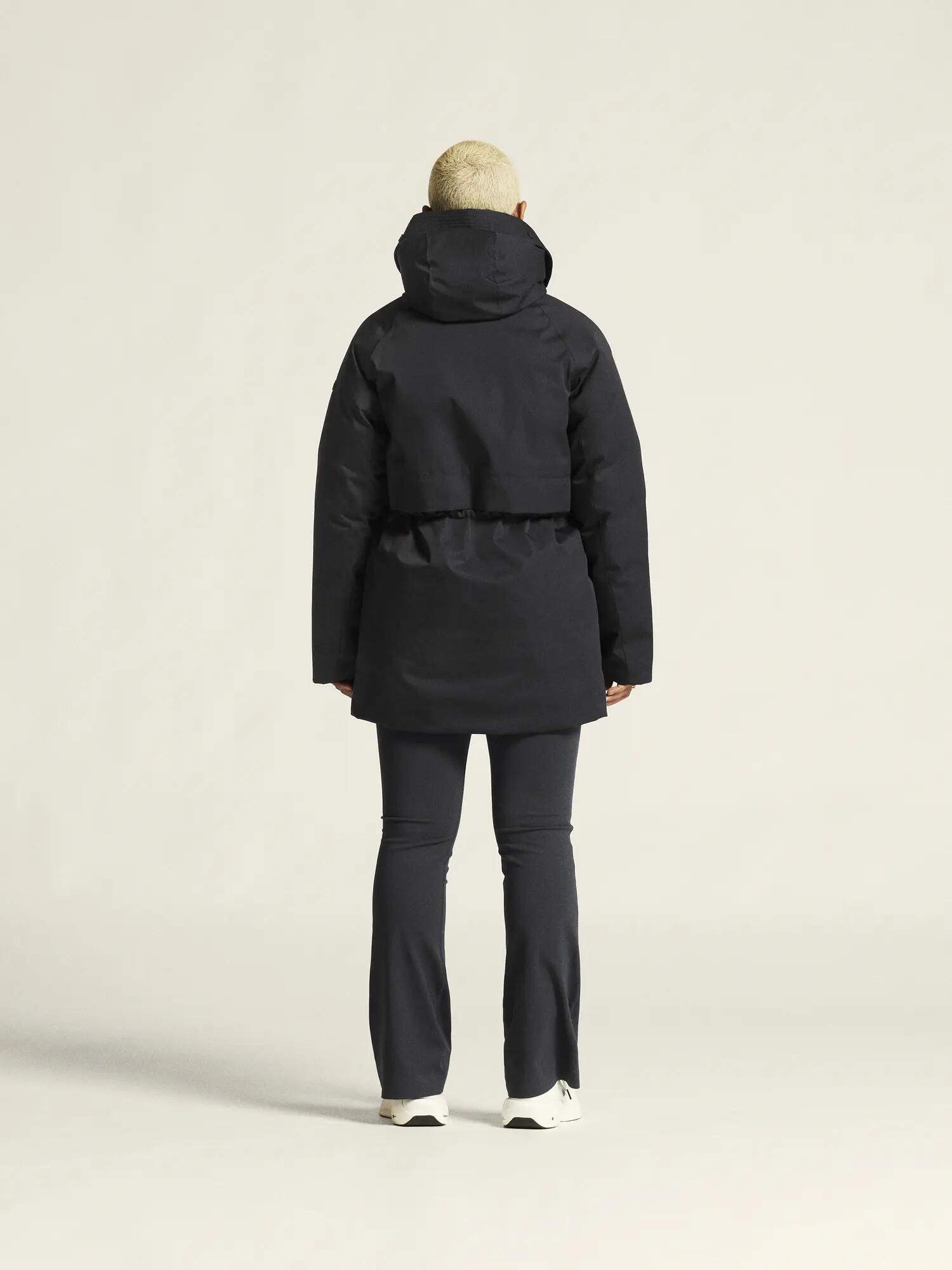 craft Urban Padded Parka W – warme, verstellbare Damenparka – Black 6/7