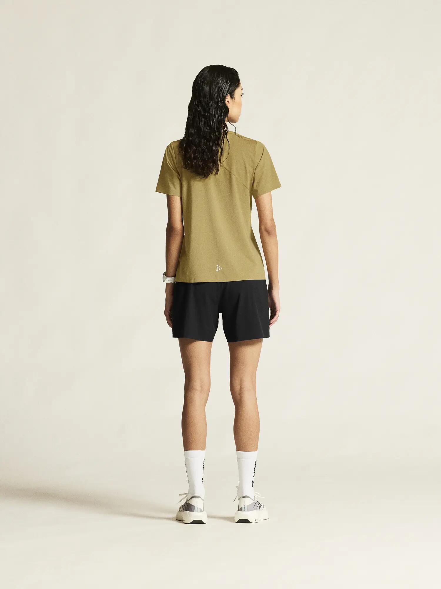 craft PRO Trail SS Tee 2 W - Leichtes, gut belüftetes Trail-Shirt – Khaki 4/7