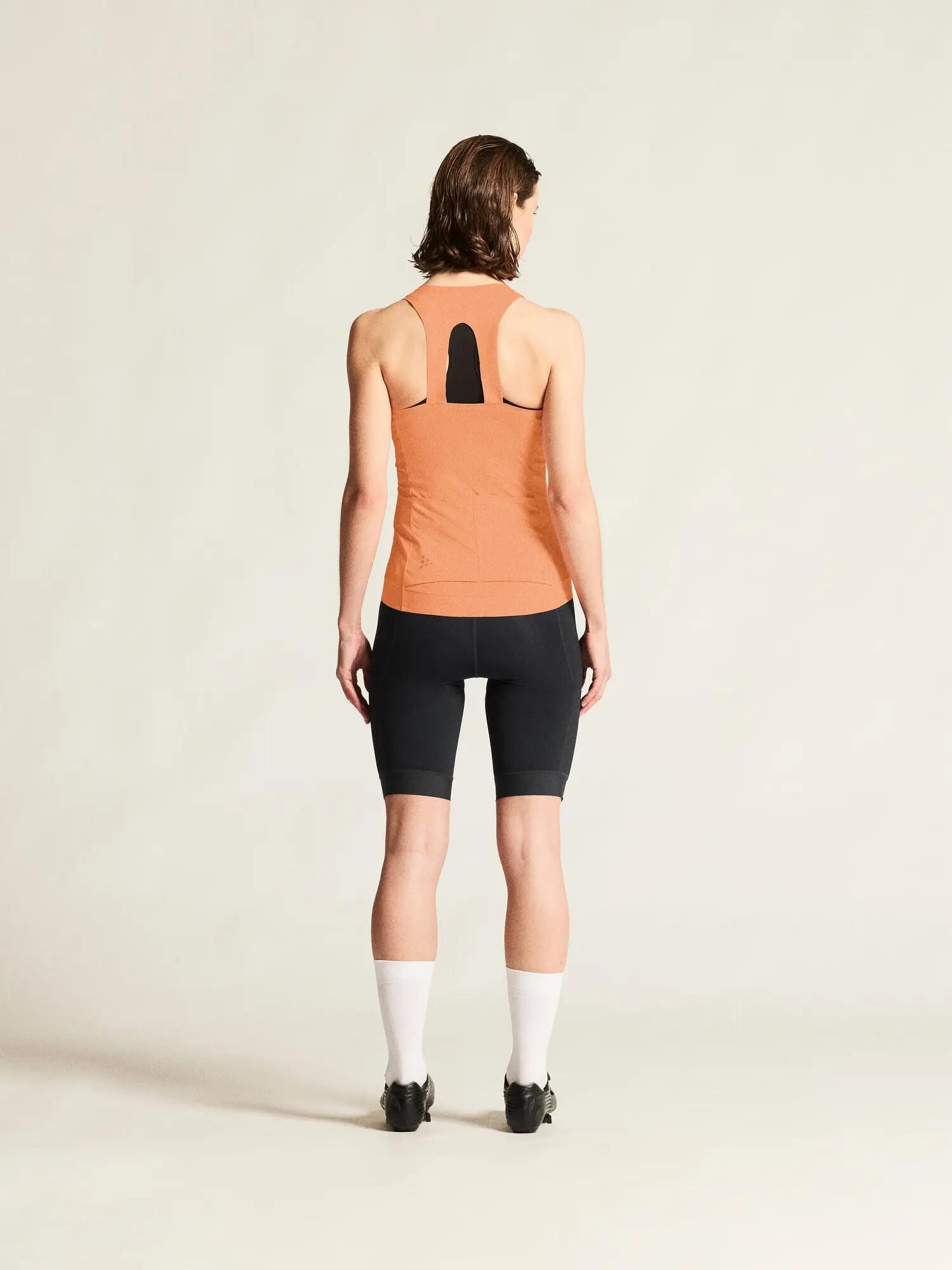 craft Endur Singlet W — dehnbares Bike-Top mit sicherem Sitz – Apricot 7/7