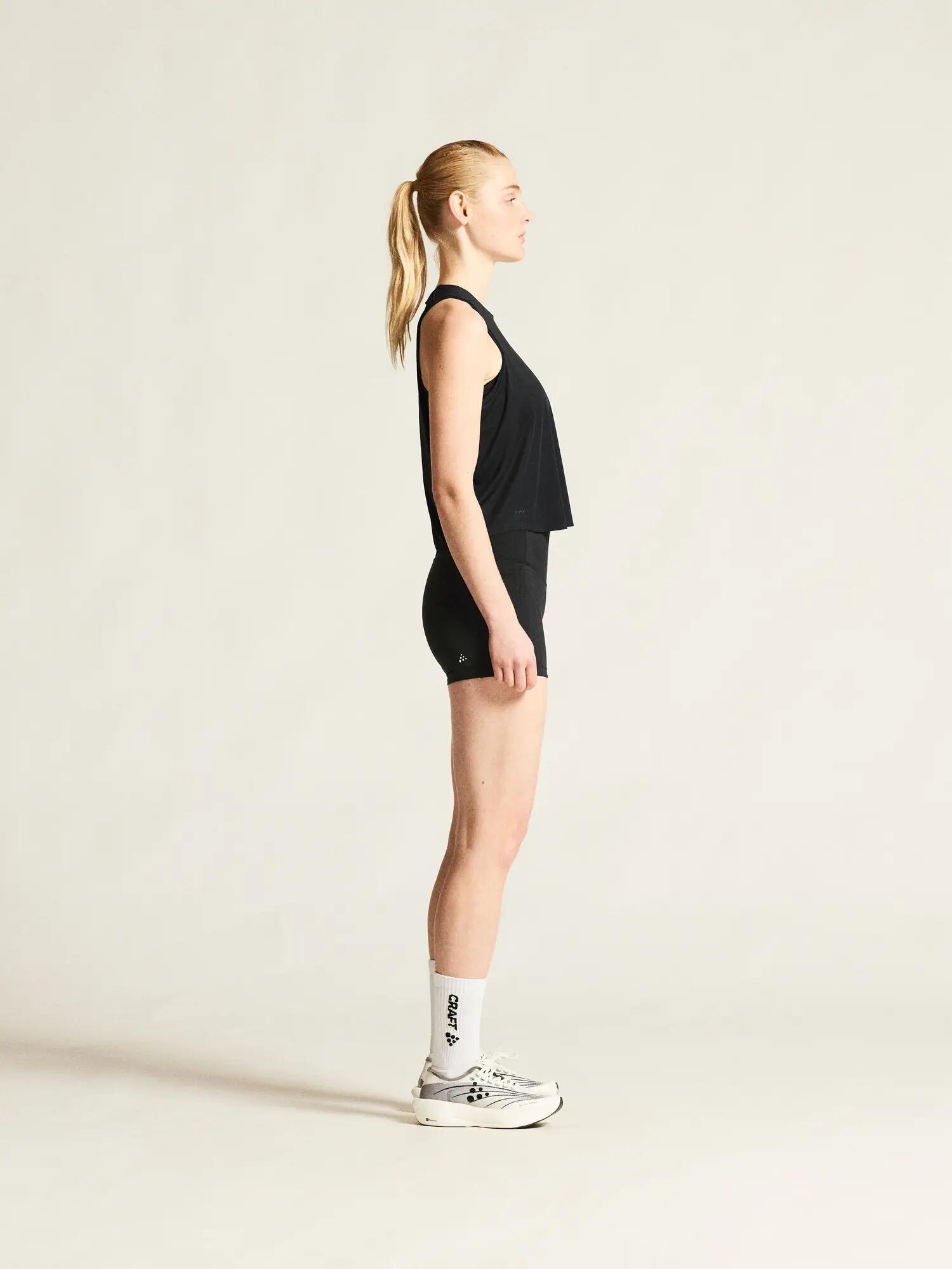craft Hypervent Singlet W — stark belüftetes Lauf-Singlet – Black 6/7