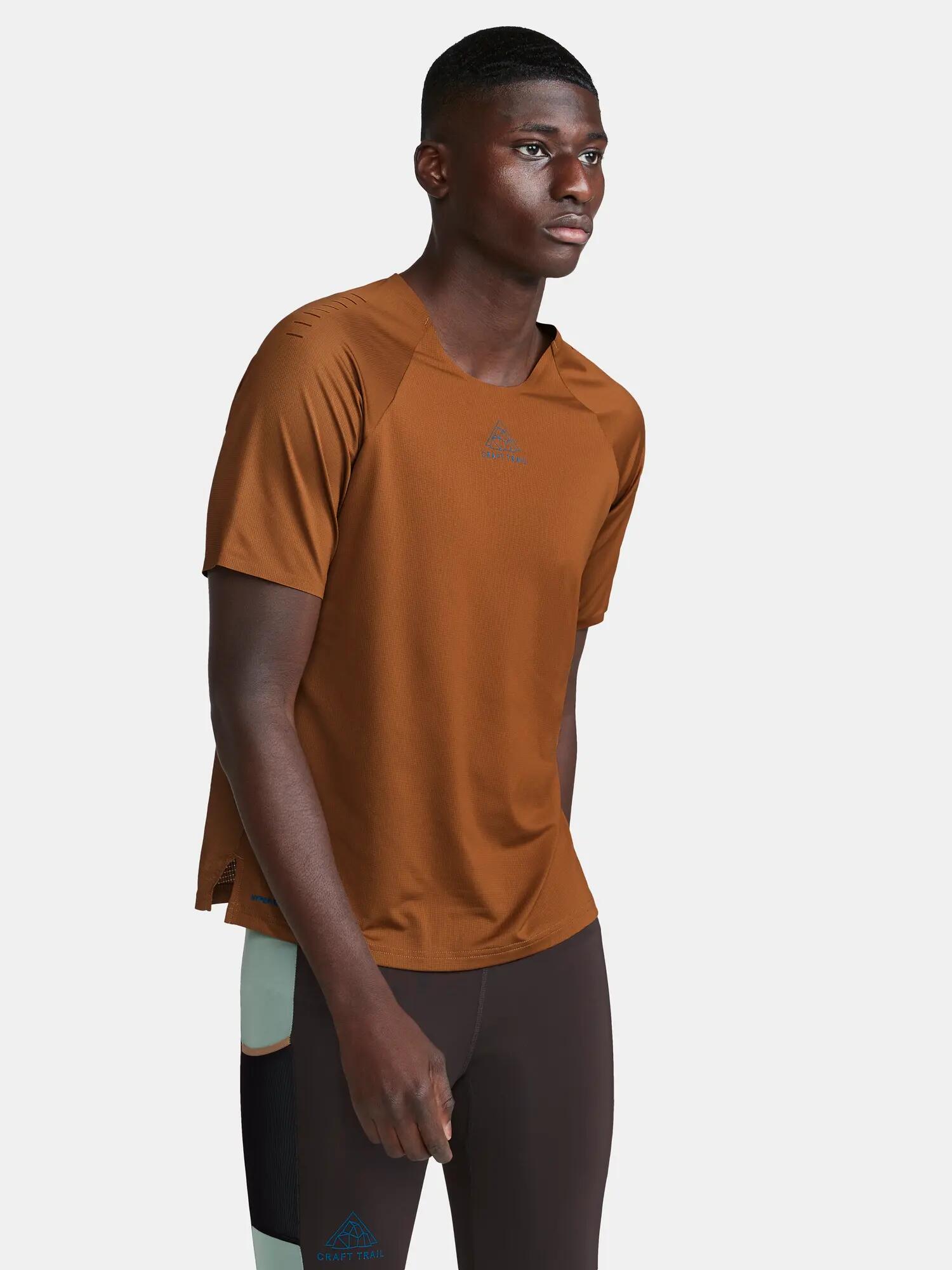 craft PRO Trail SS Tee M - Kurzarm-Trailshirt mit Stretch-Mesh am Rücken – Roots 2/6