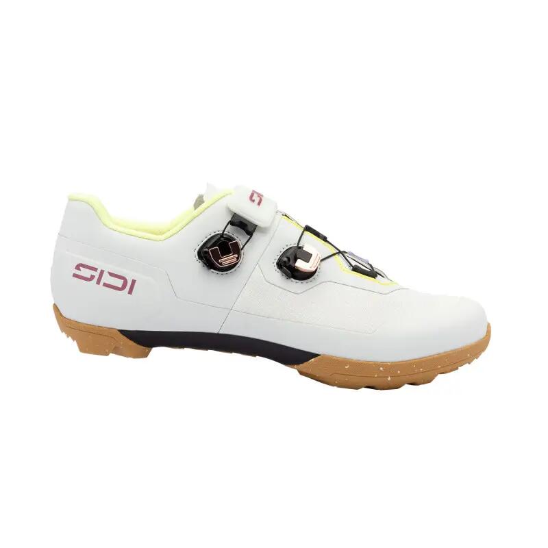 RAVIX ijswitte schoenen 1/6