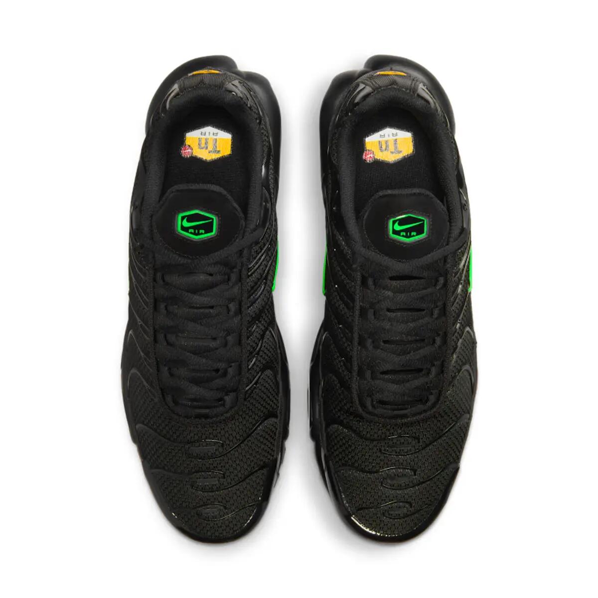 Nike Air Max Plus Black Green Strike 4/6
