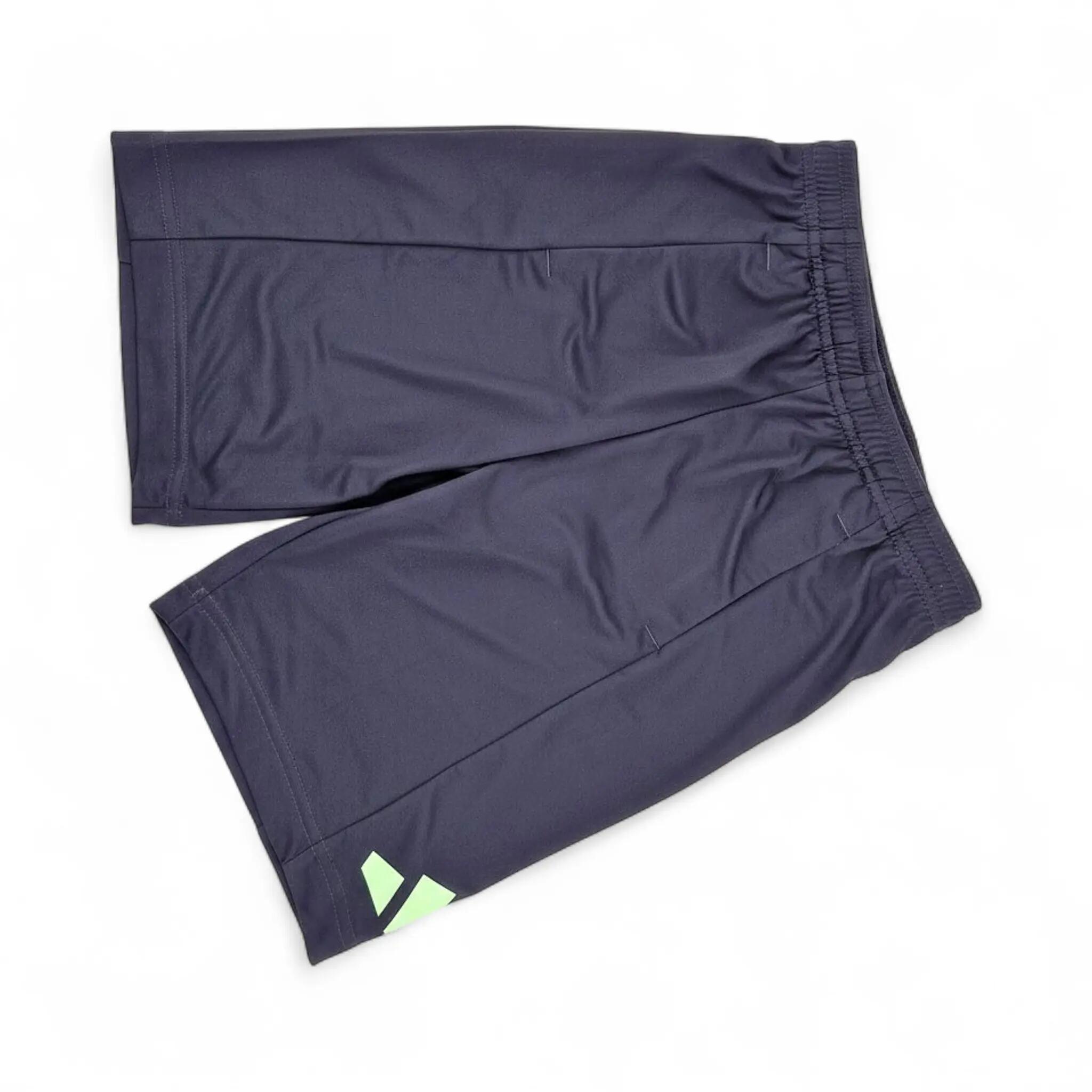 Short Adidas modèle IP3983 pour enfants 2/5