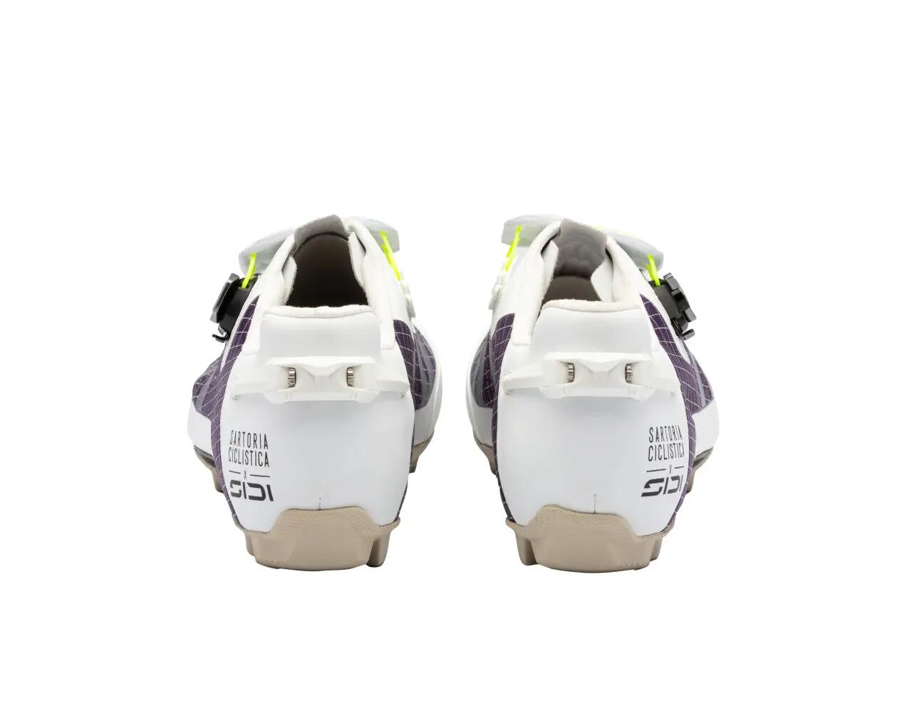 Koffiemolen 2 schoenen, wit en paars 4/6
