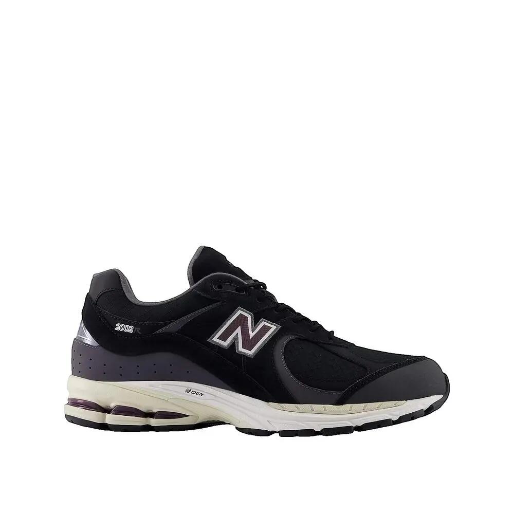New Balance M2002 Shoes Black