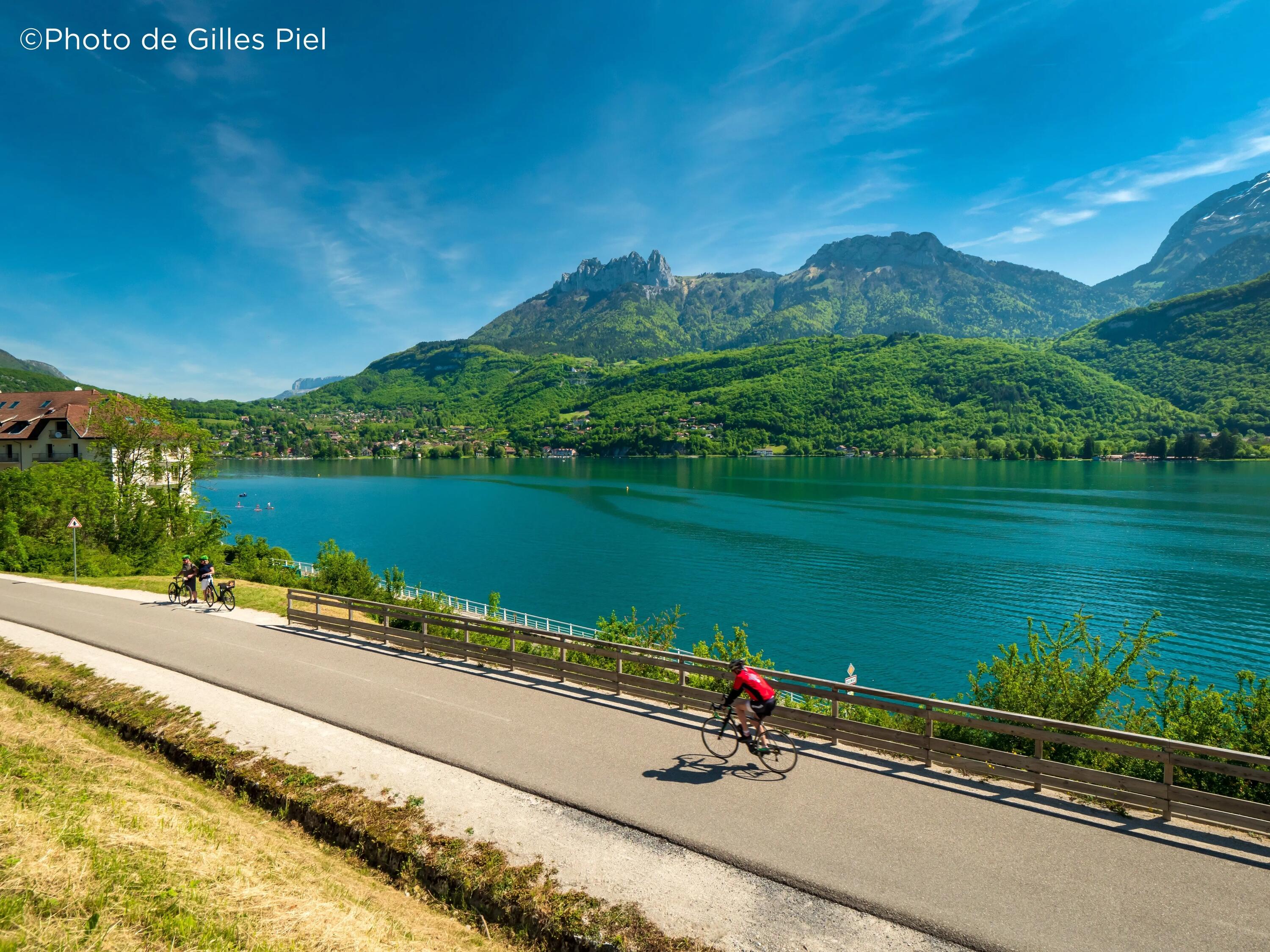 DECATHLON TRAVEL picture