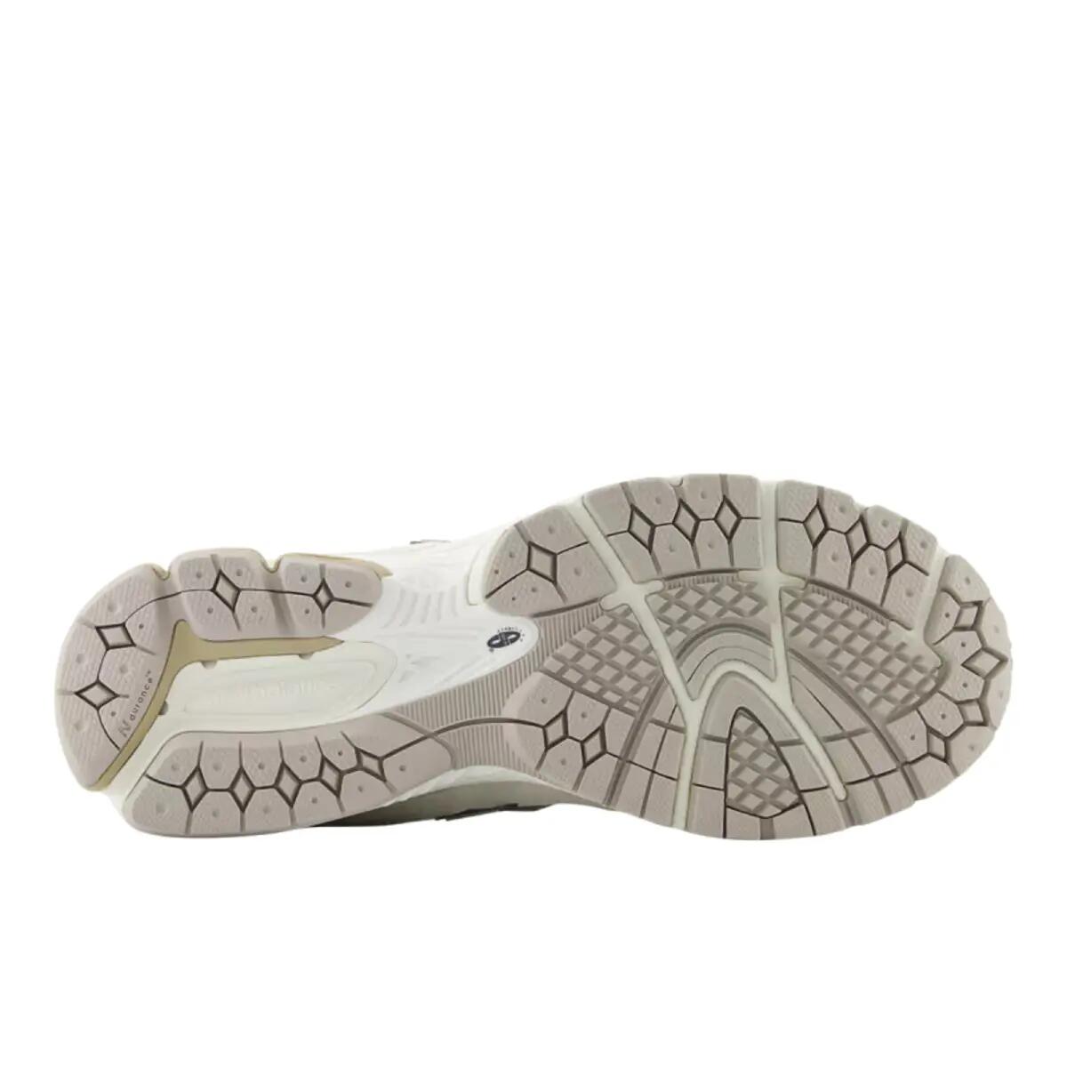Chaussures de sport pour hommes NEW BALANCE 2002R Blanches 5/5